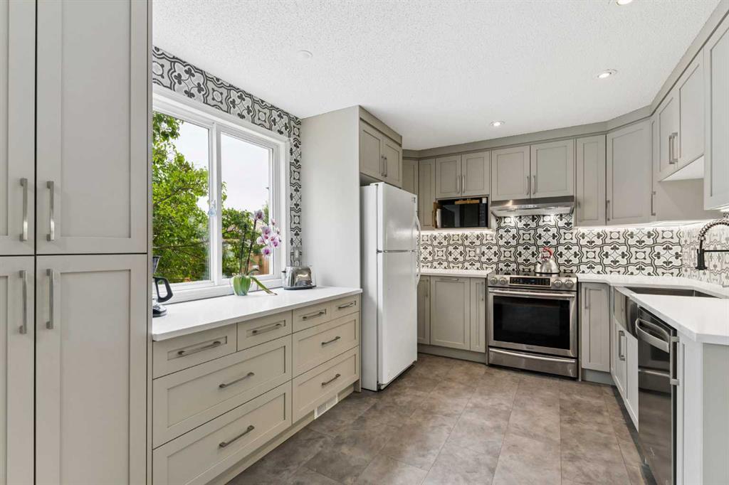 152 Erin Dale Crescent, Calgary, MLS® # A2329626