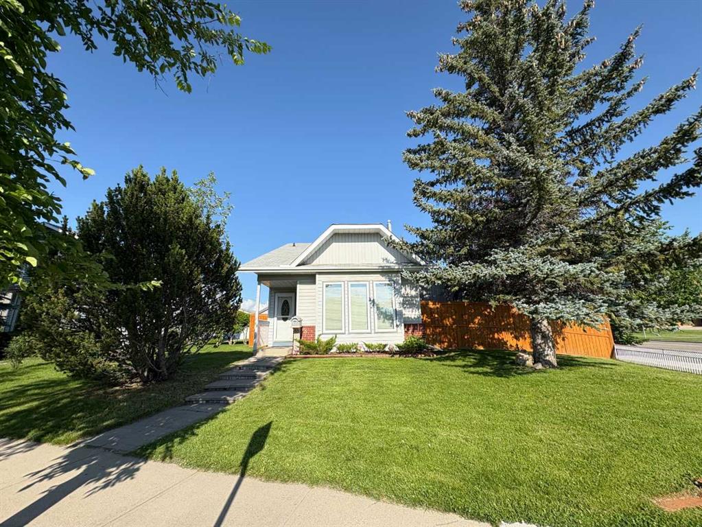 228 Erin Woods Drive, Calgary, MLS® # A2330215