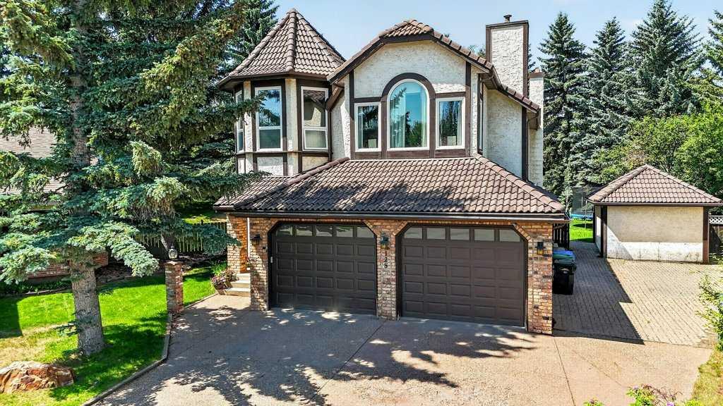Real Estate Listing MLS A2330442