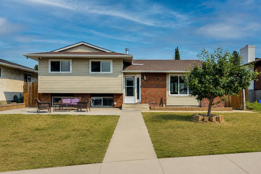 212 Pinetree Place, Calgary, MLS® # A2330861