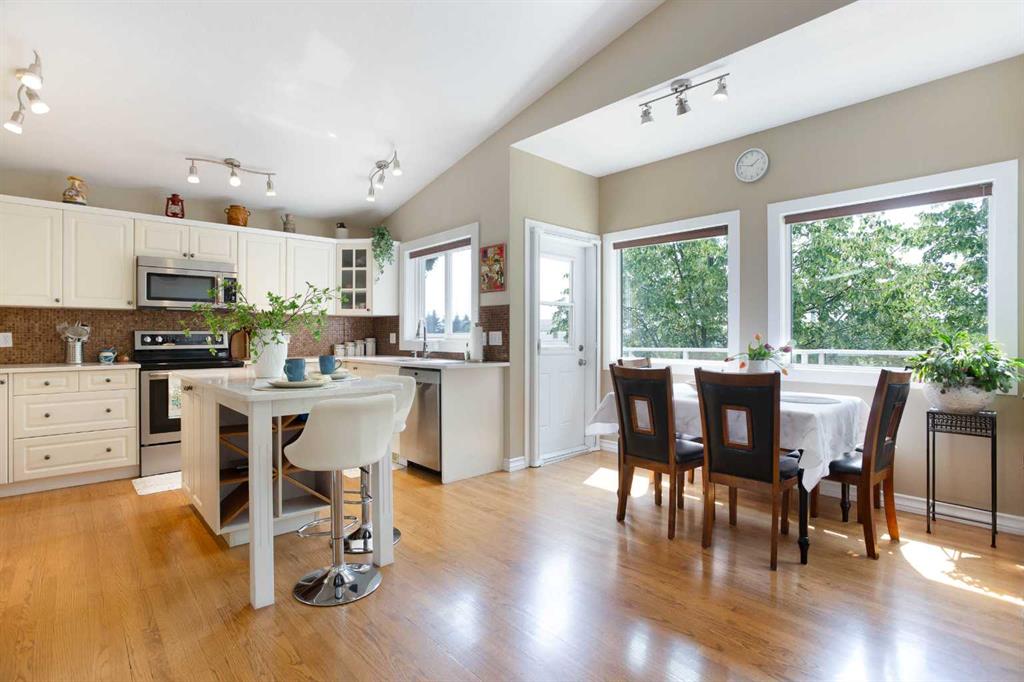 Real Estate Listing MLS A2331494