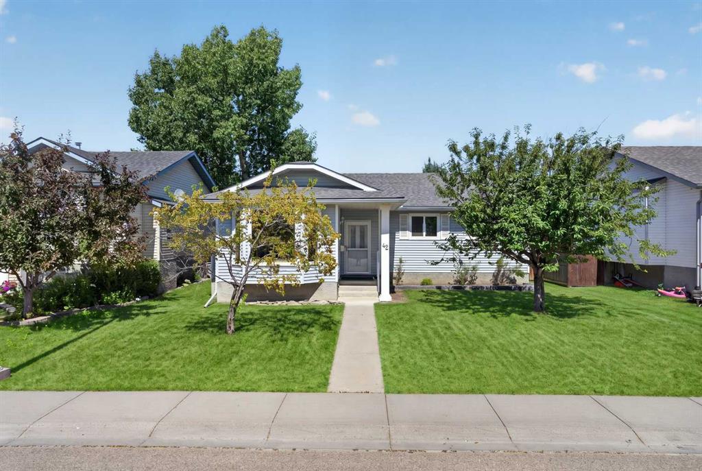 42 West Boothby Crescent, Cochrane, MLS® # A2336895