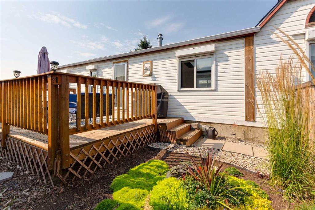 Real Estate Listing MLS A2339198