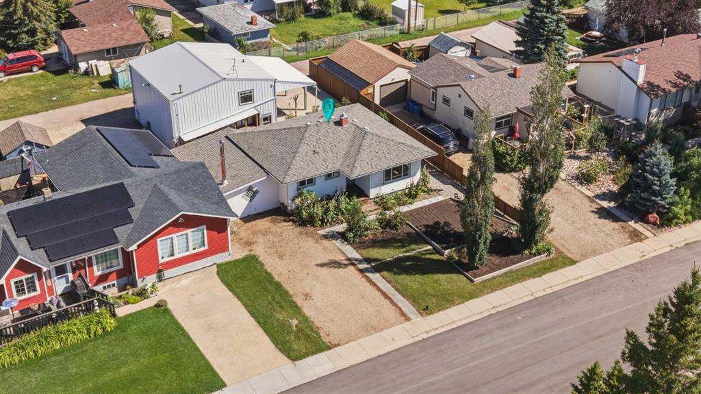 209 Center, Linden, MLS® # A2339652