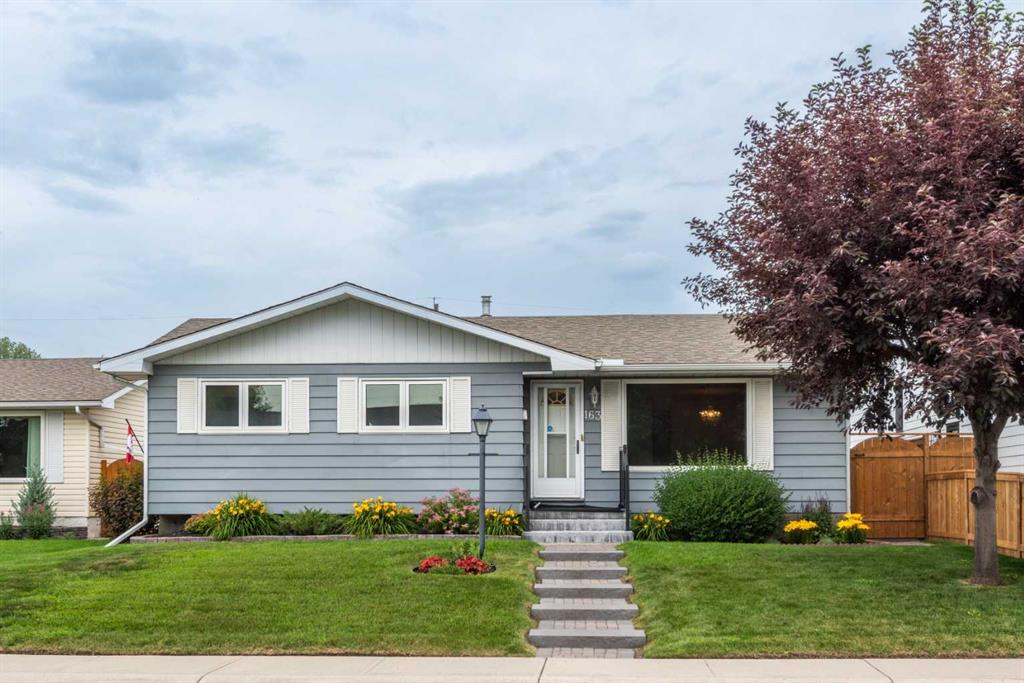 Real Estate Listing MLS A2341770