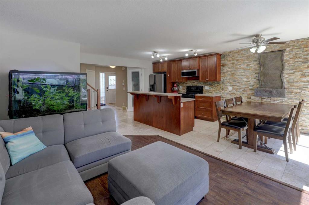 15 Parklane Drive, Strathmore, MLS® # A2342008