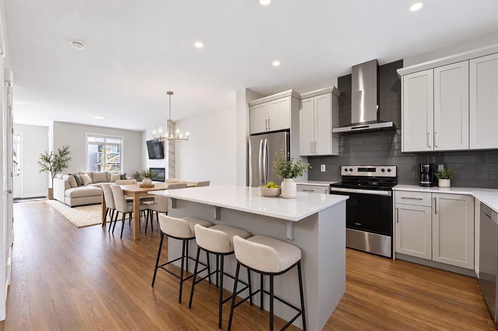 10 Lucas Close, Calgary, MLS® # A2344445