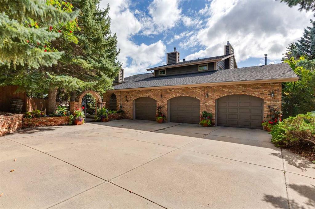 20 Silver Creek Place, Calgary, MLS® # A2345885