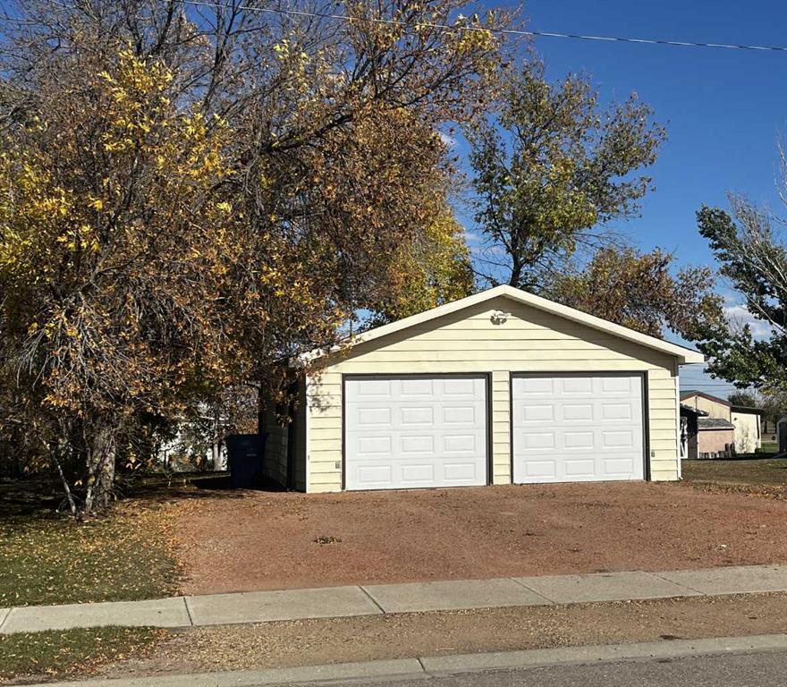 Real Estate Listing MLS A2350064