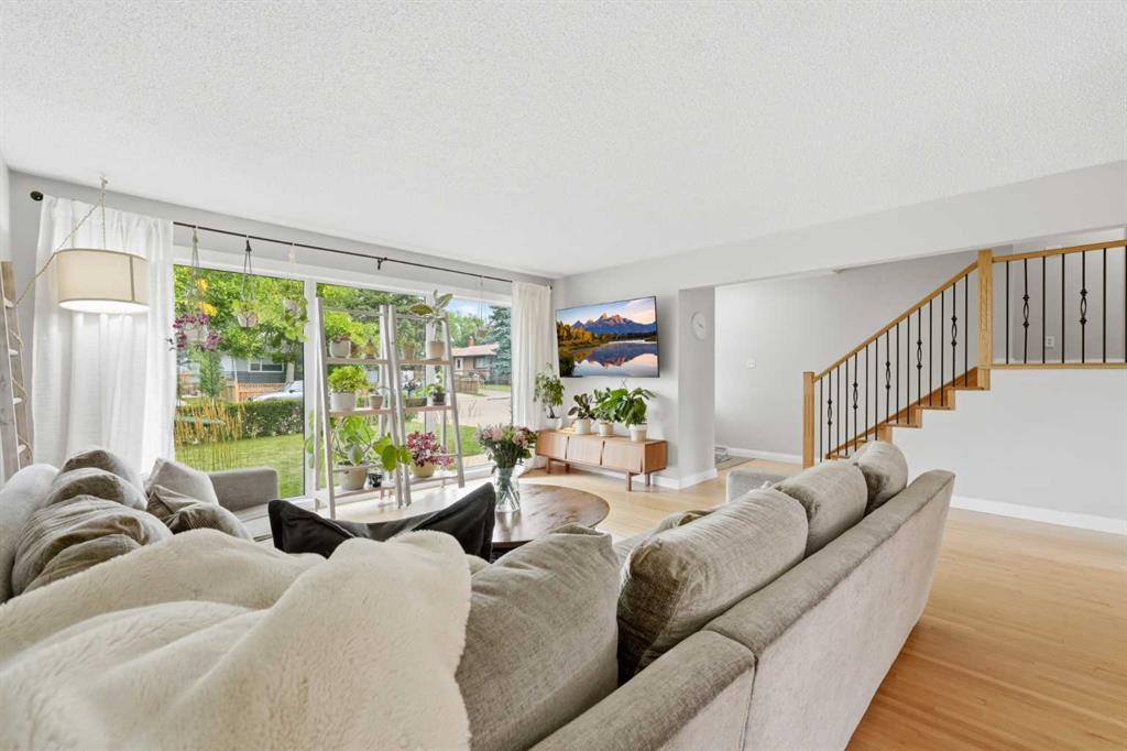 9 Foxwell Road, Calgary, MLS® # A2354075