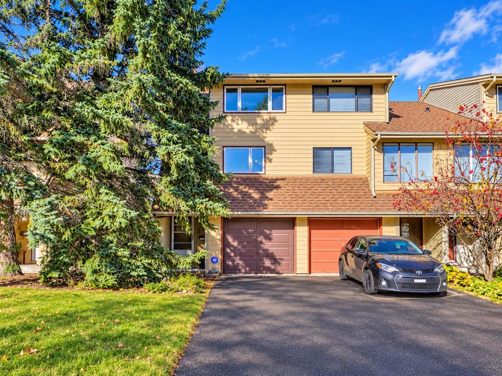 302 Woodvale Crescent, Calgary, MLS® # A2354509