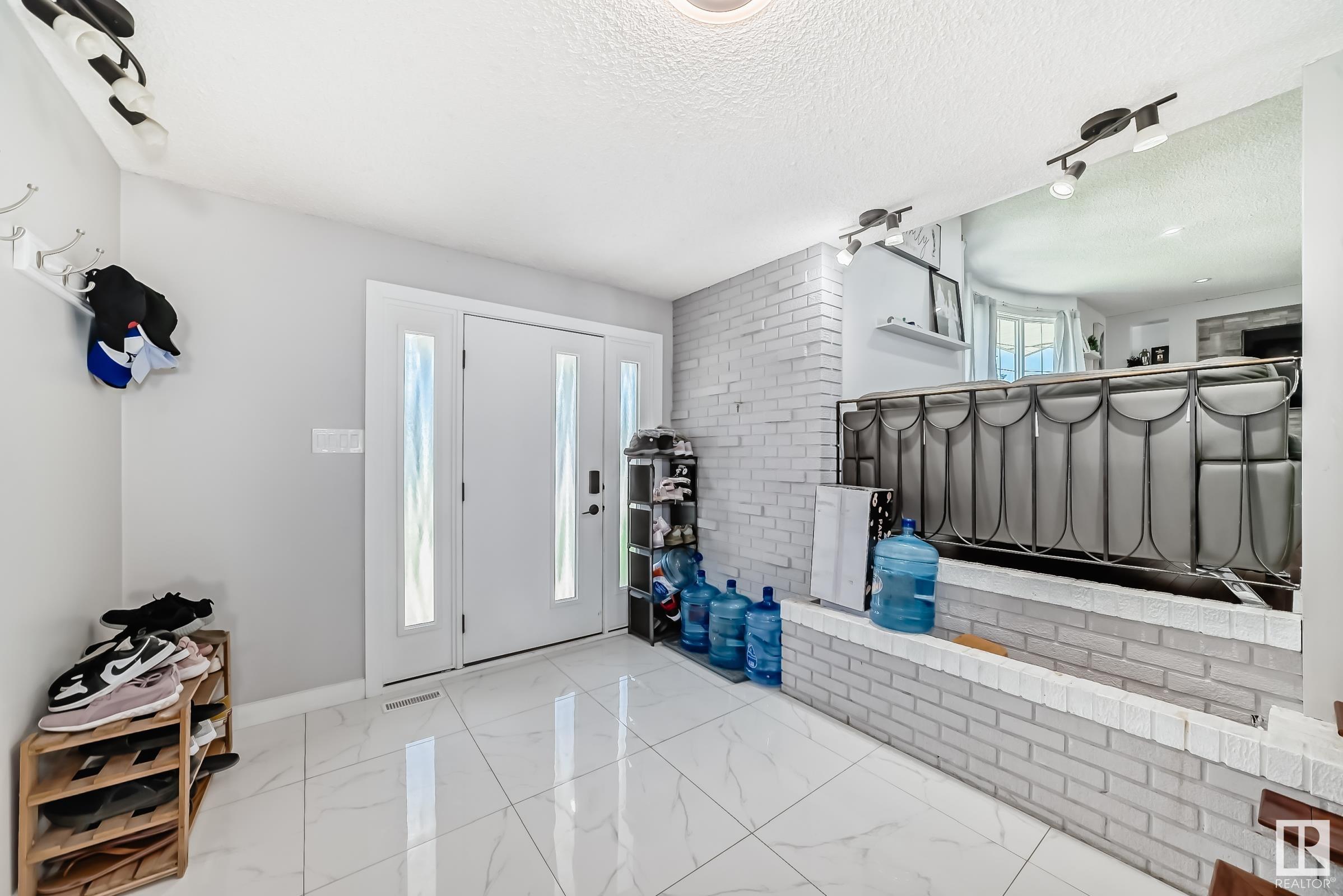714 Lee Ridge Road, Edmonton, MLS® # E4448172