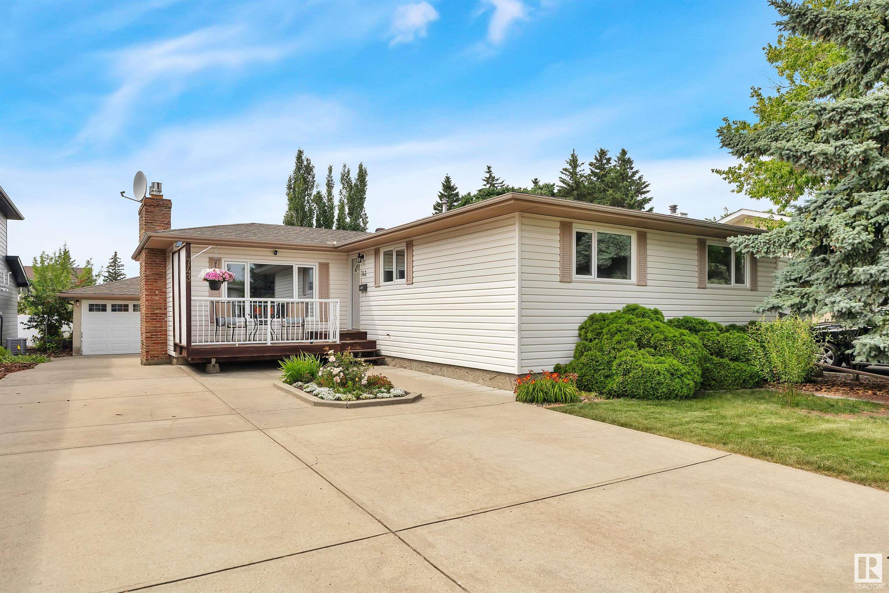 743 Lee Ridge Road, Edmonton, MLS® # E4448462