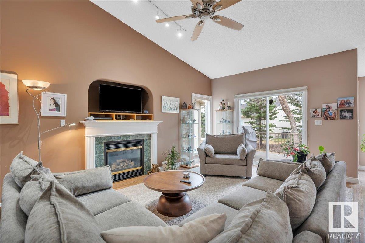 Real Estate Listing MLS E4448618