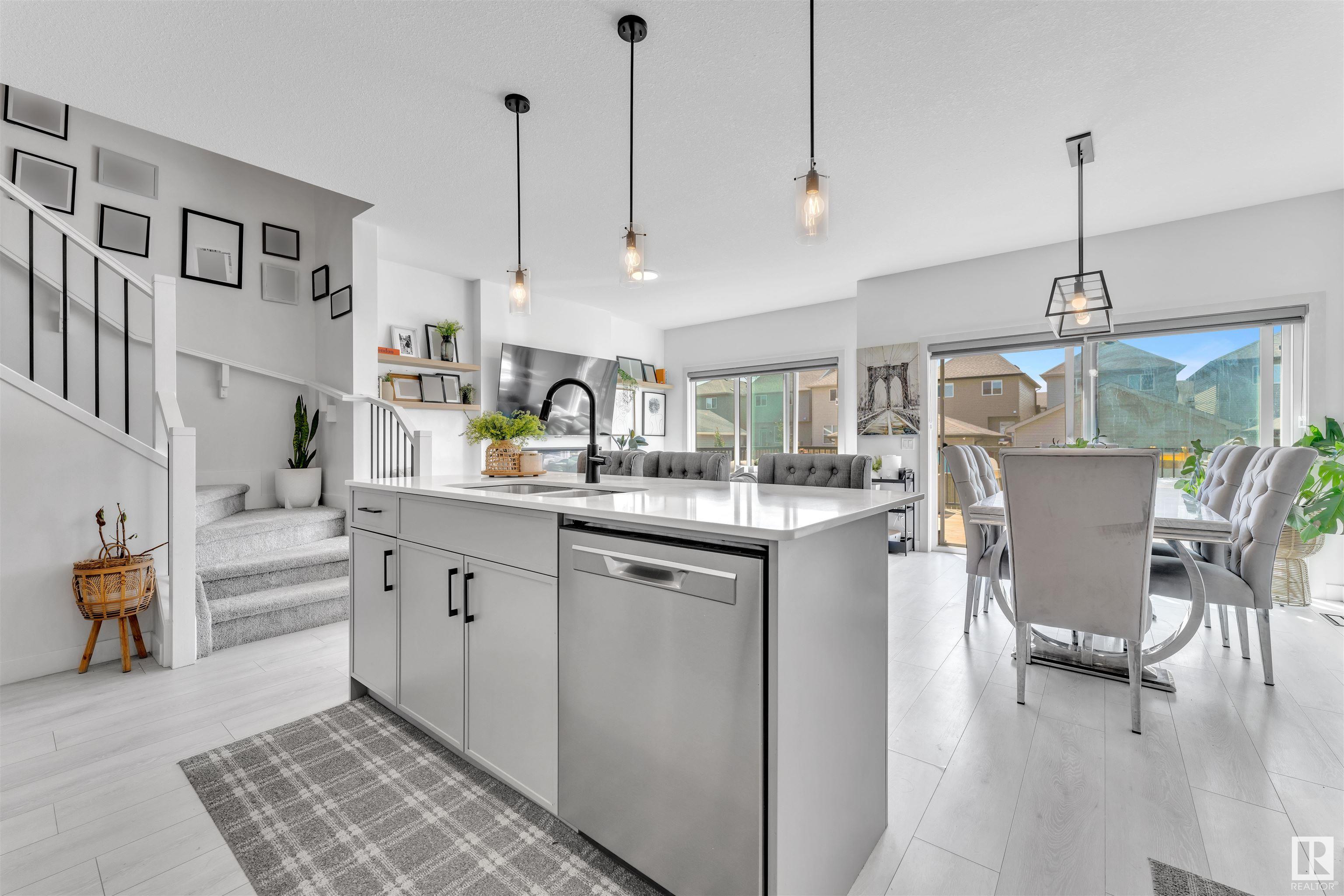 2890 Coughlan Green Drive, Edmonton, MLS® # E4449196