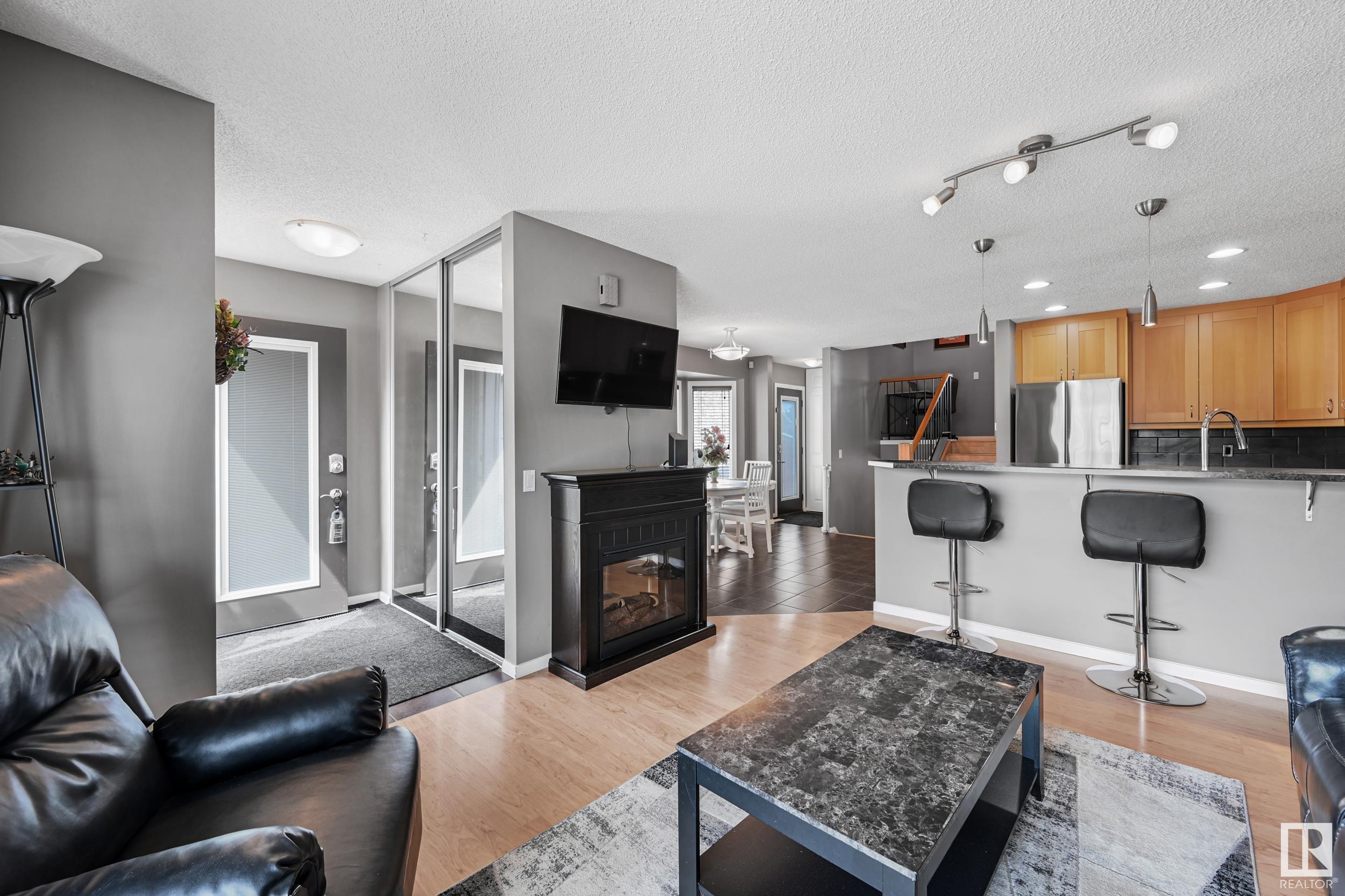 193 Hyndman Crescent, Edmonton, MLS® # E4449906