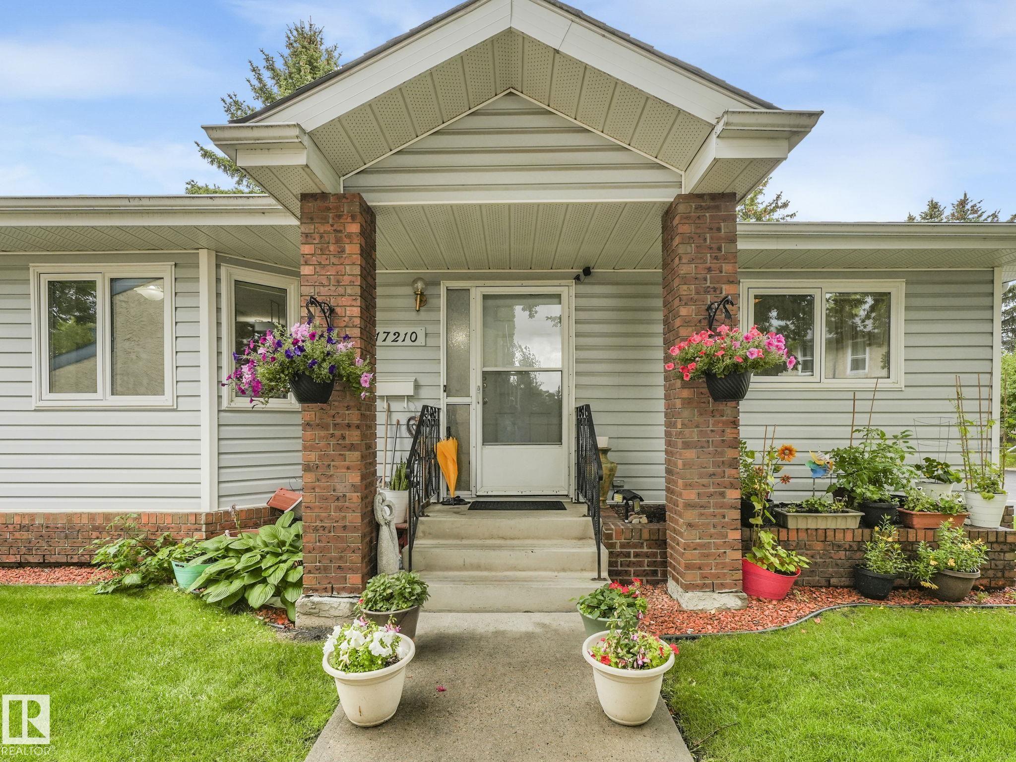 17210 Callingwood Road Nw, Edmonton, MLS® # E4452113