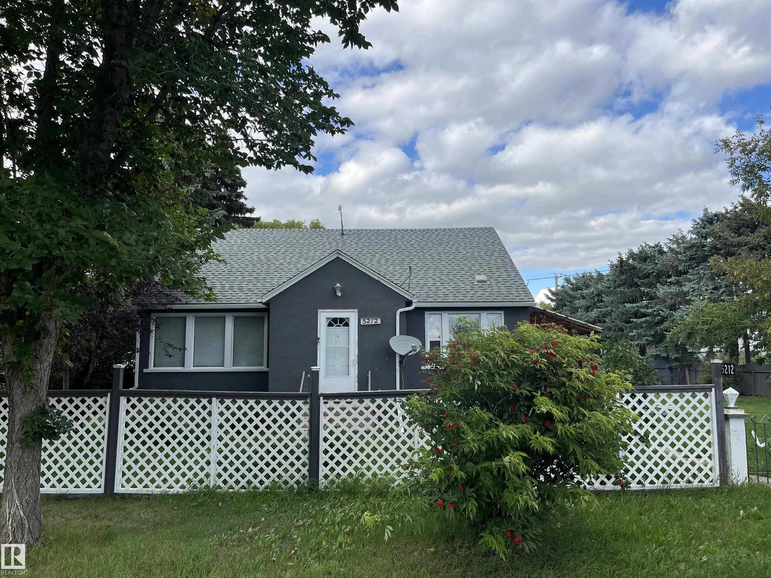 5212 52 Avenue, Viking, MLS® # E4453037
