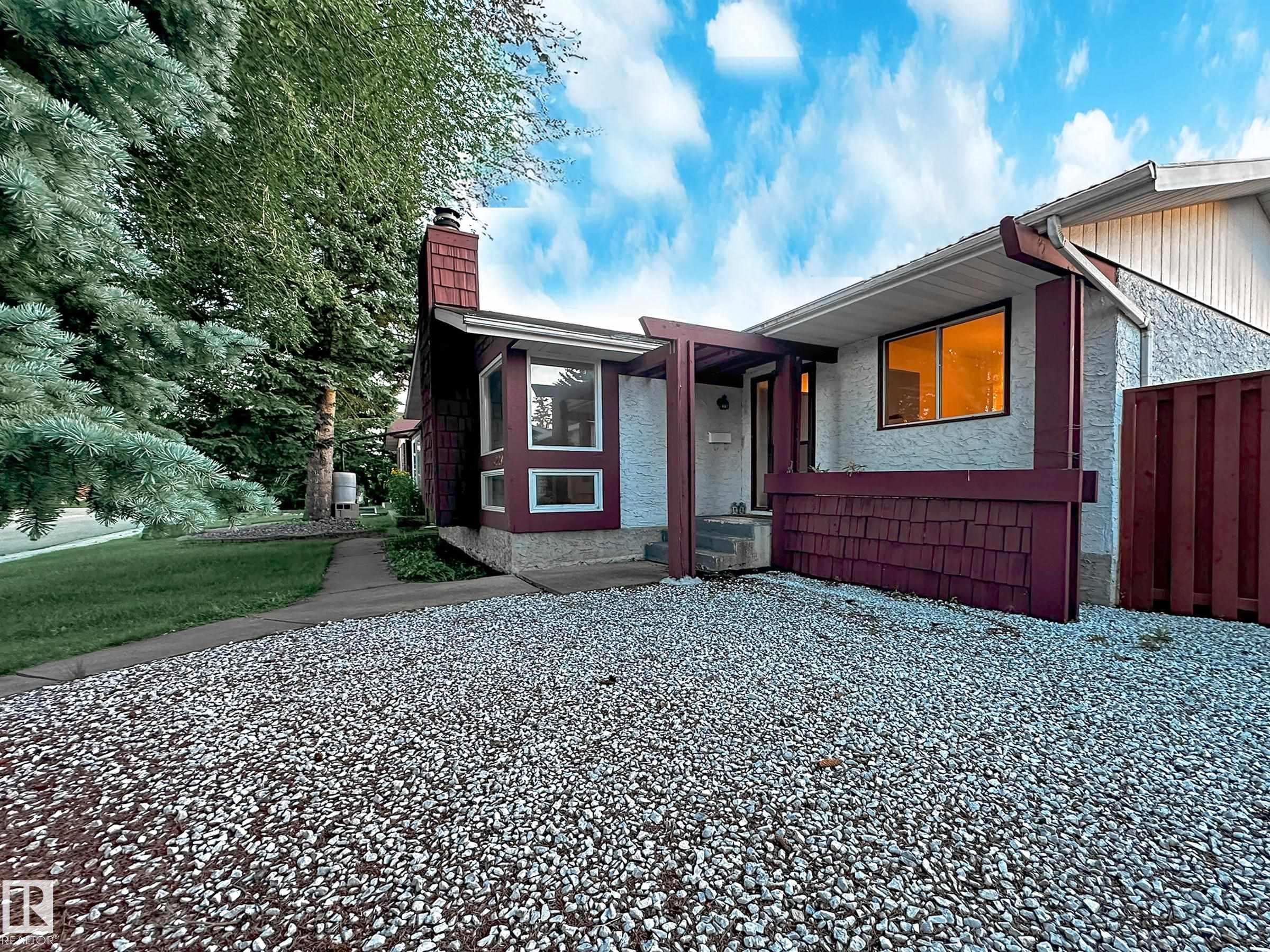 Real Estate Listing MLS E4453288