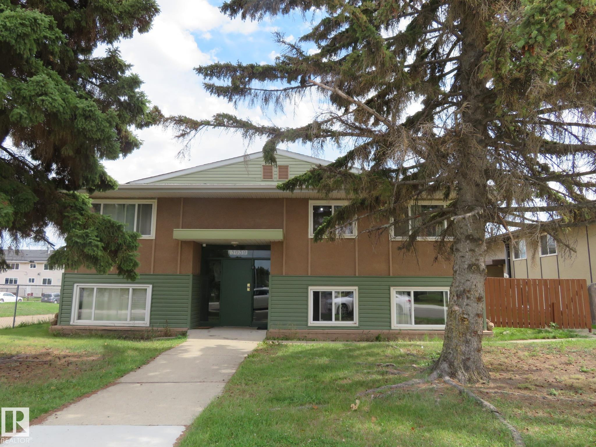  Multi-Family Residential Building for Sale, MLS® # E4454248