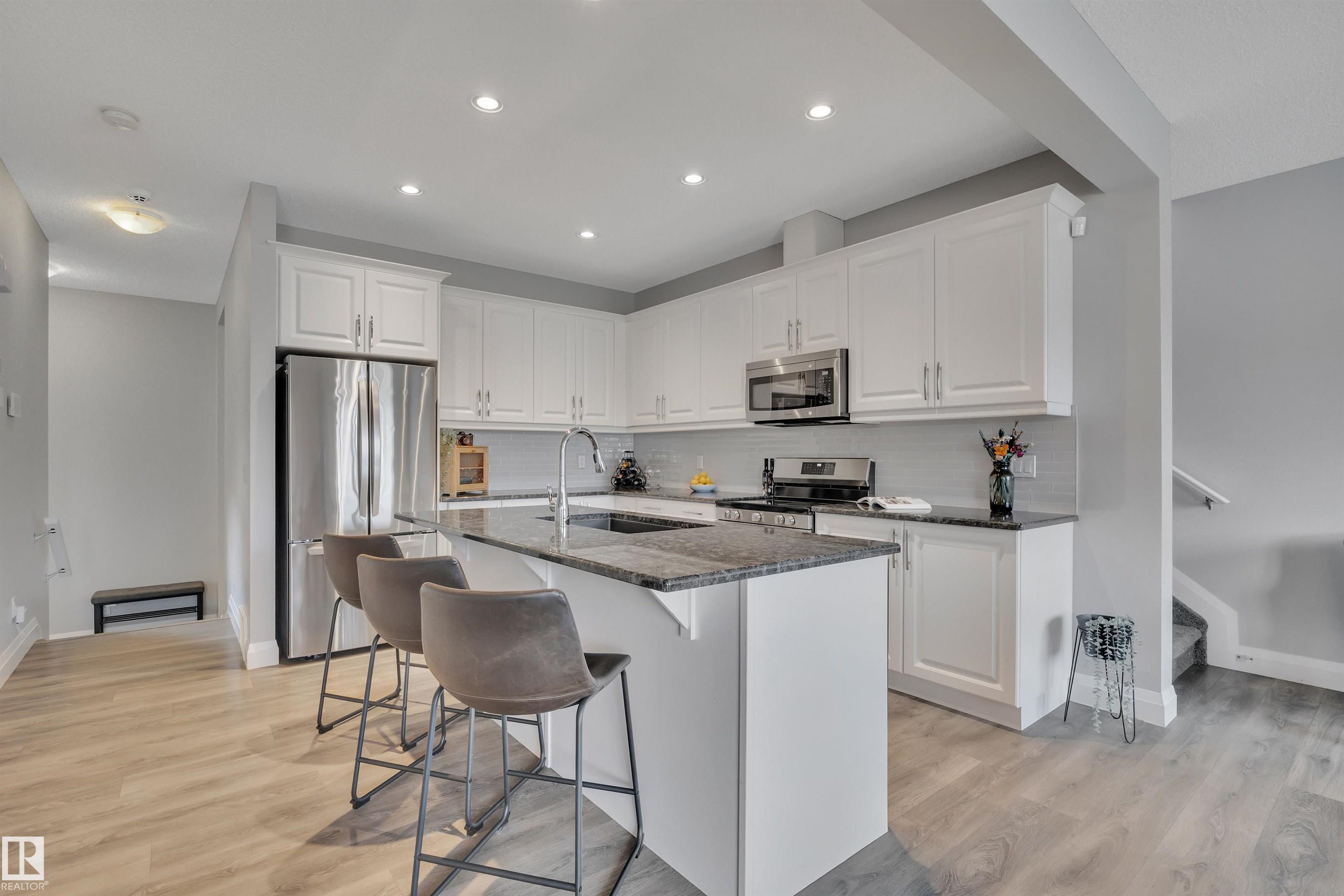 Real Estate Listing MLS E4454415