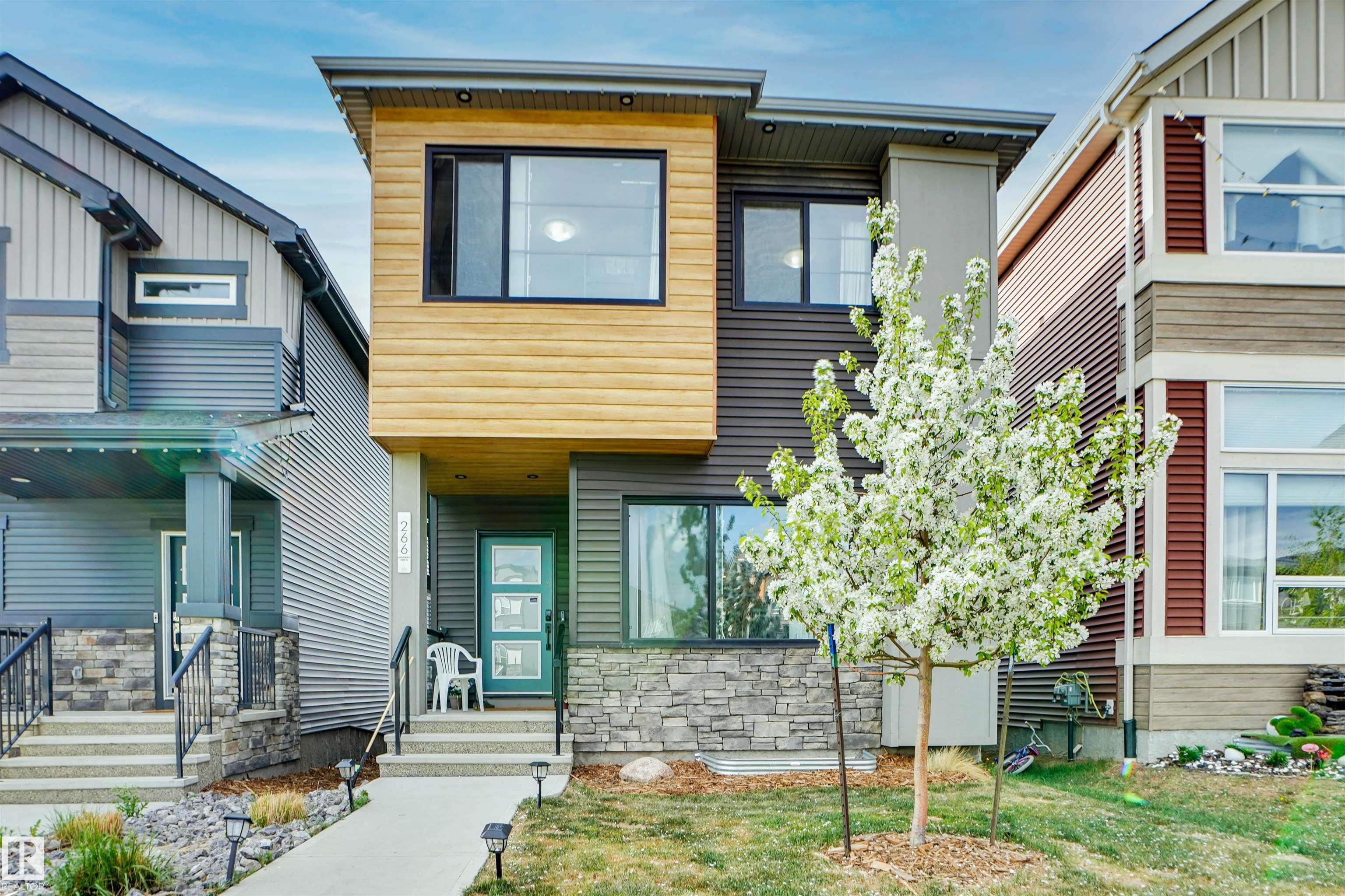 266 Charlesworth Drive, Edmonton, MLS® # E4455324