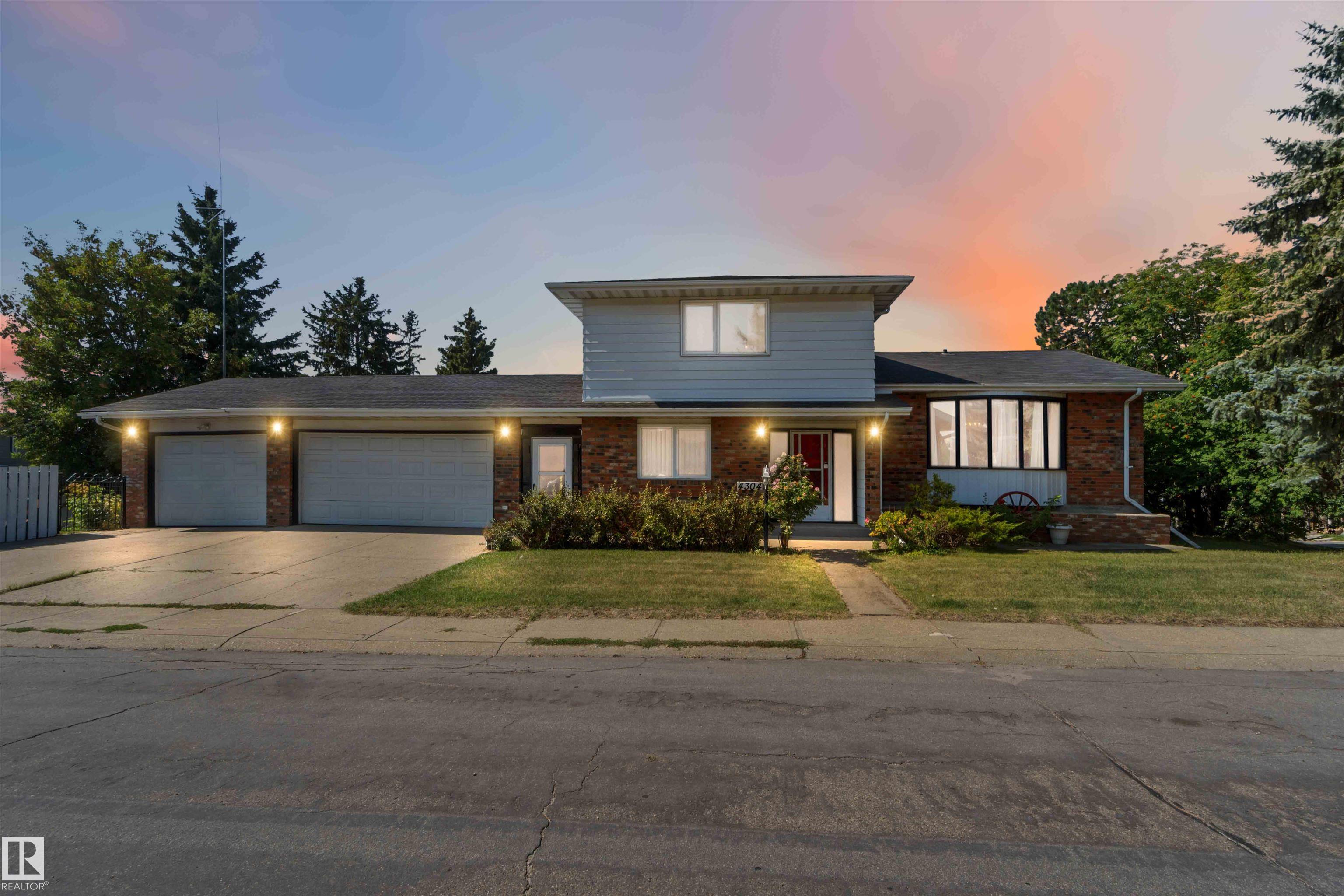 Real Estate Listing MLS E4455440