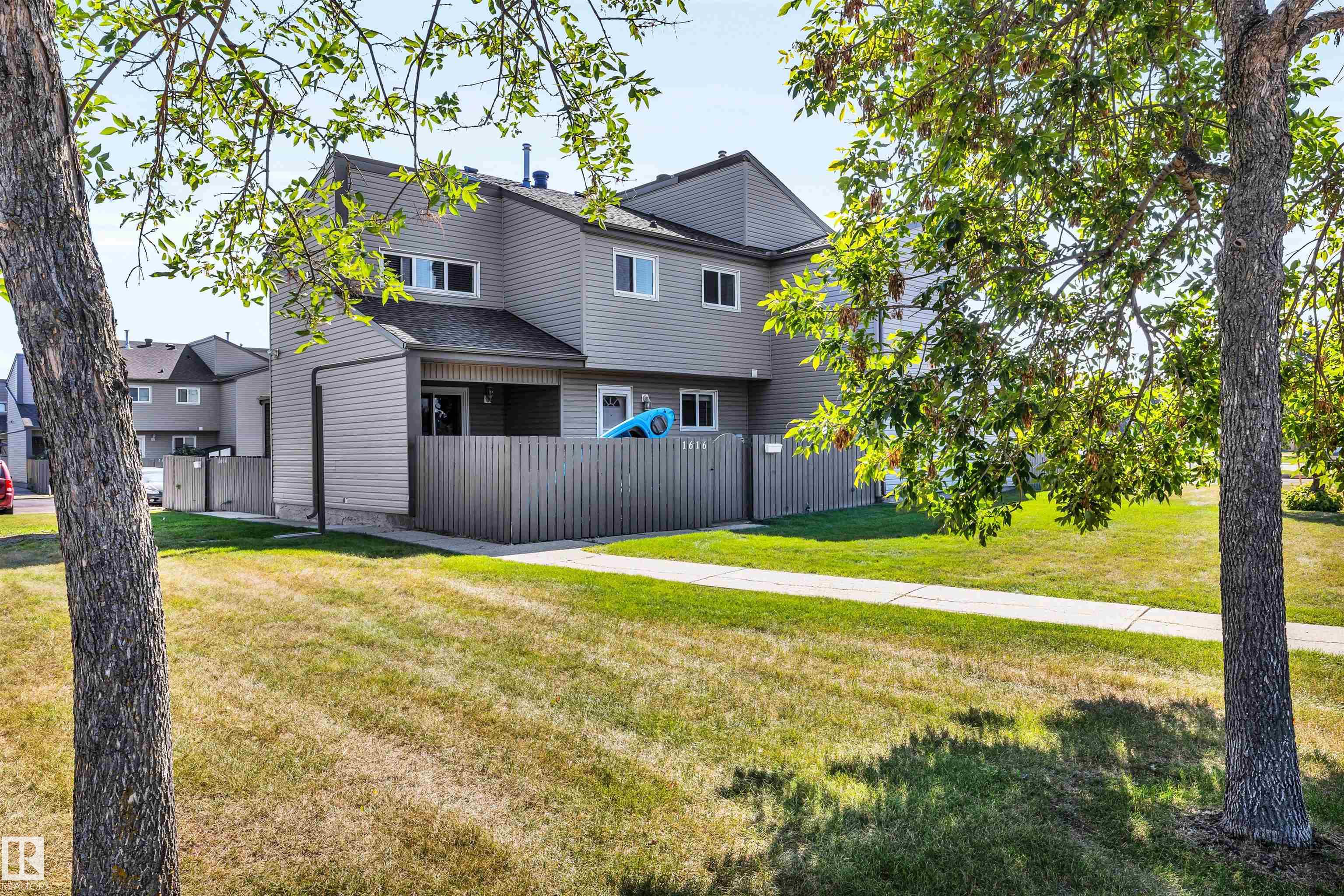 1616 Lakewood Road W, Edmonton, MLS® # E4456406