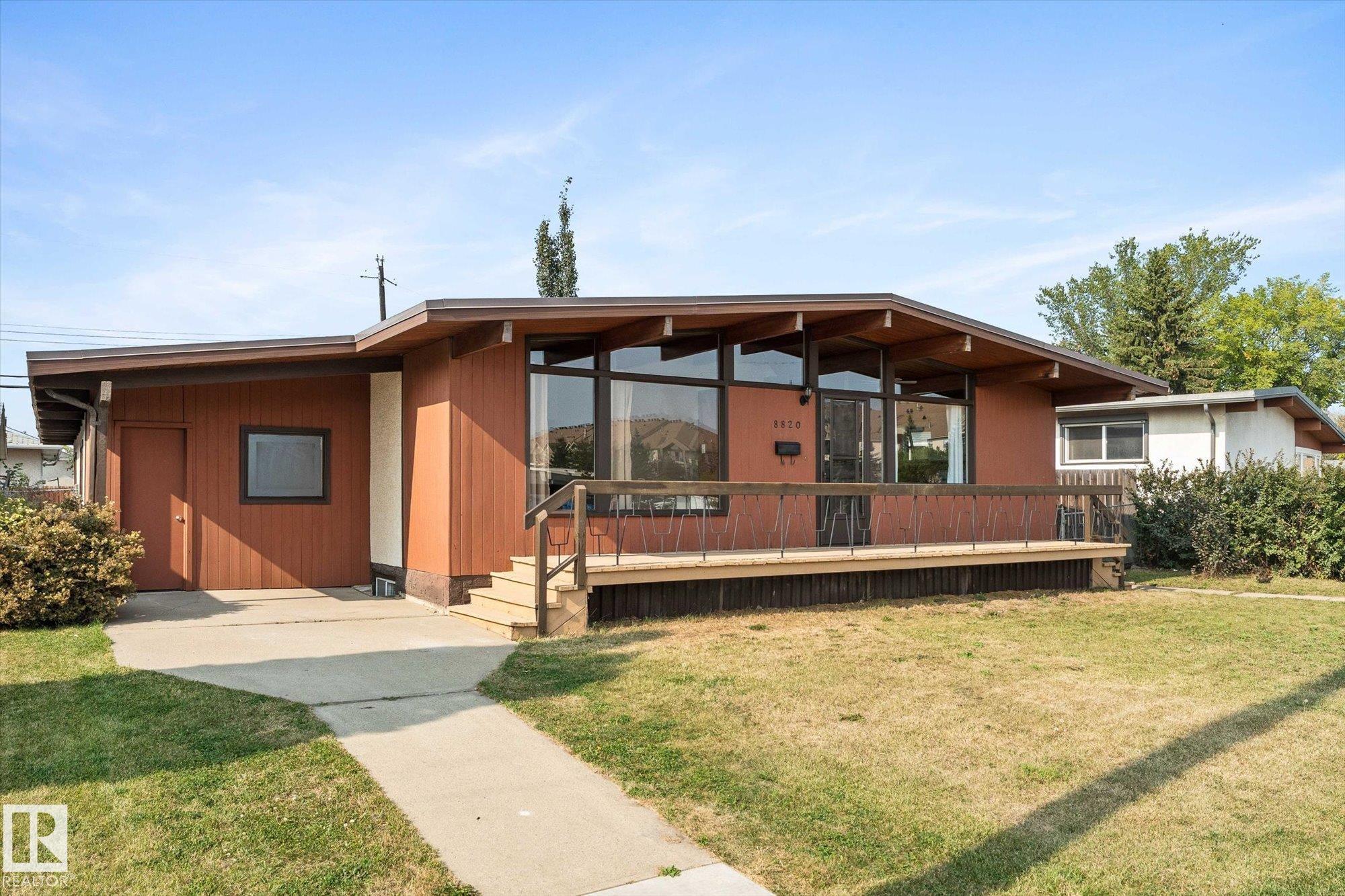 8820 Meadowlark Road, Edmonton, MLS® # E4456969