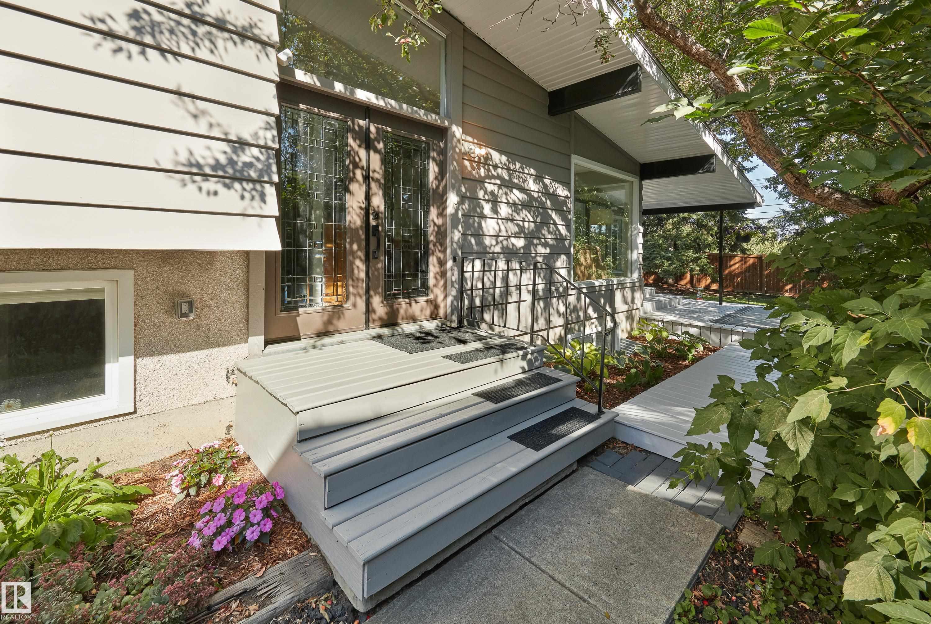 4063 Aspen Drive E, Edmonton, MLS® # E4457397