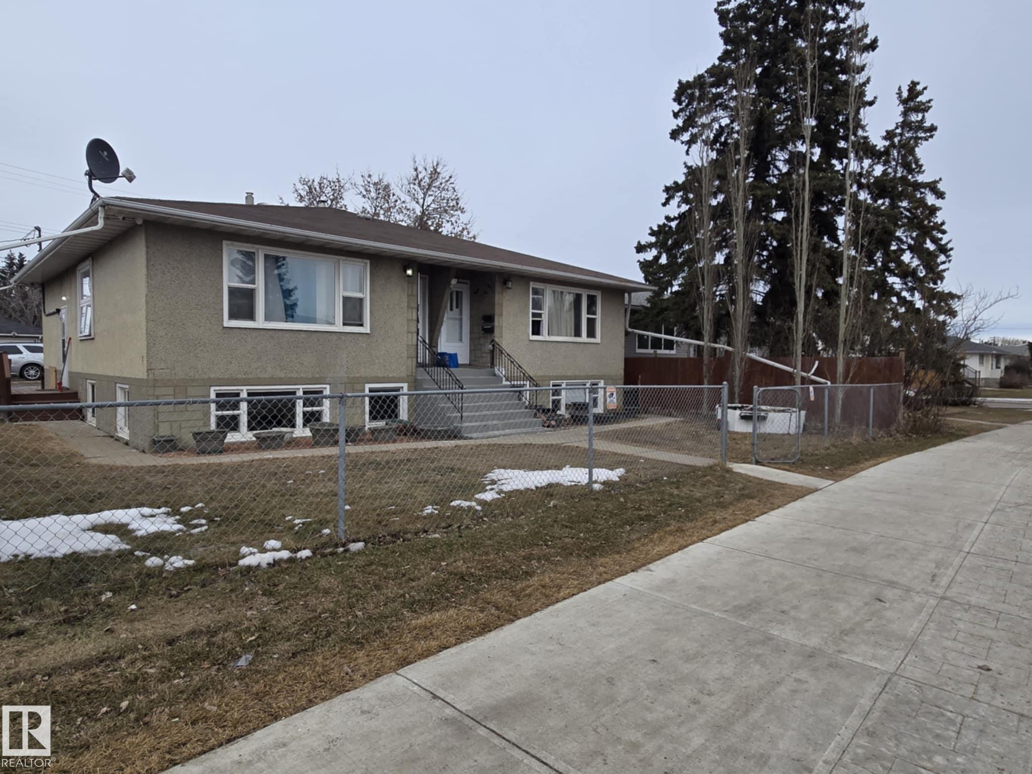 Multi-Family Residential Building for Sale, MLS® # E4458063
