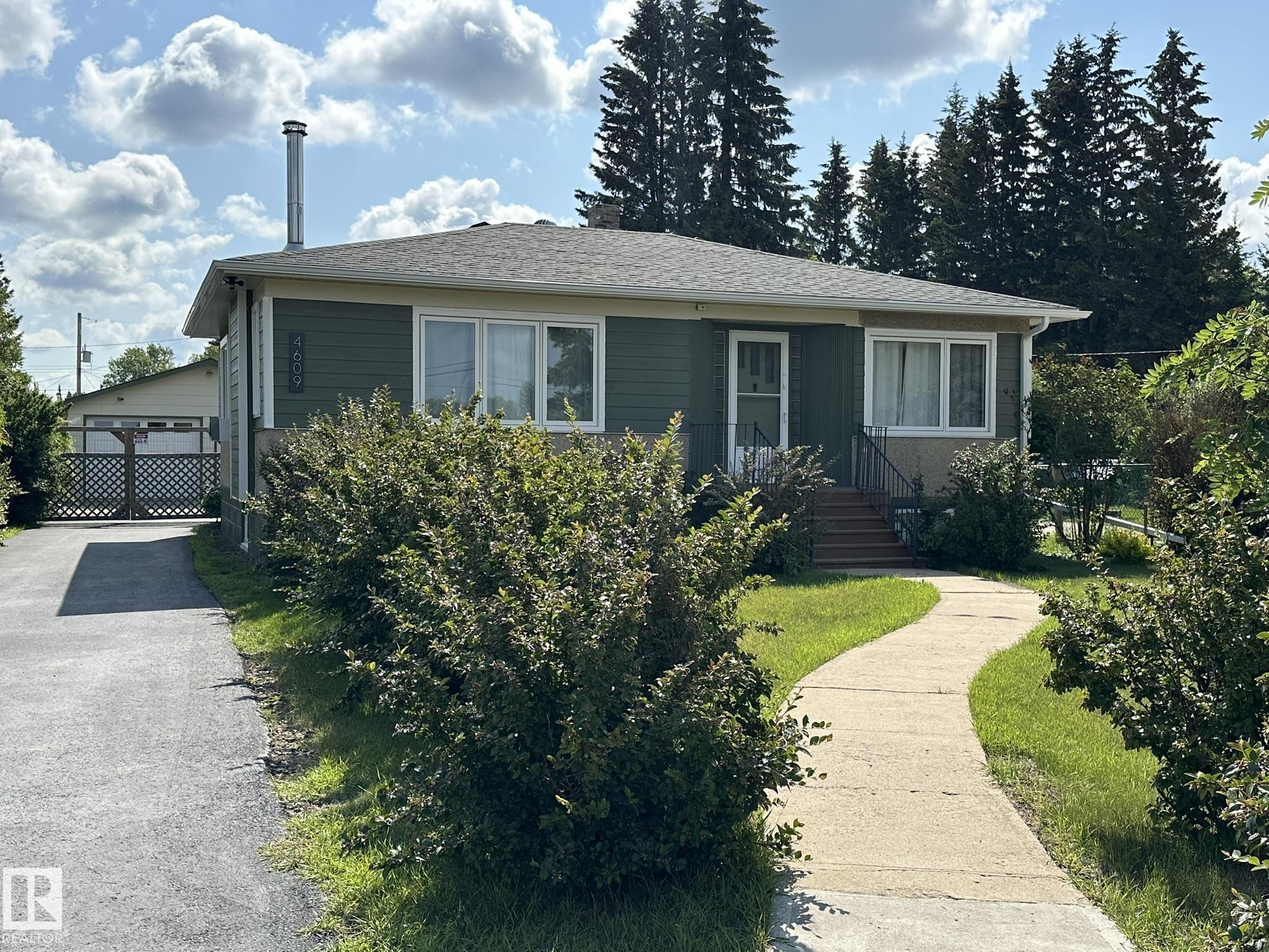 4609 East Railway Drive, Smoky Lake Town, MLS® # E4459004