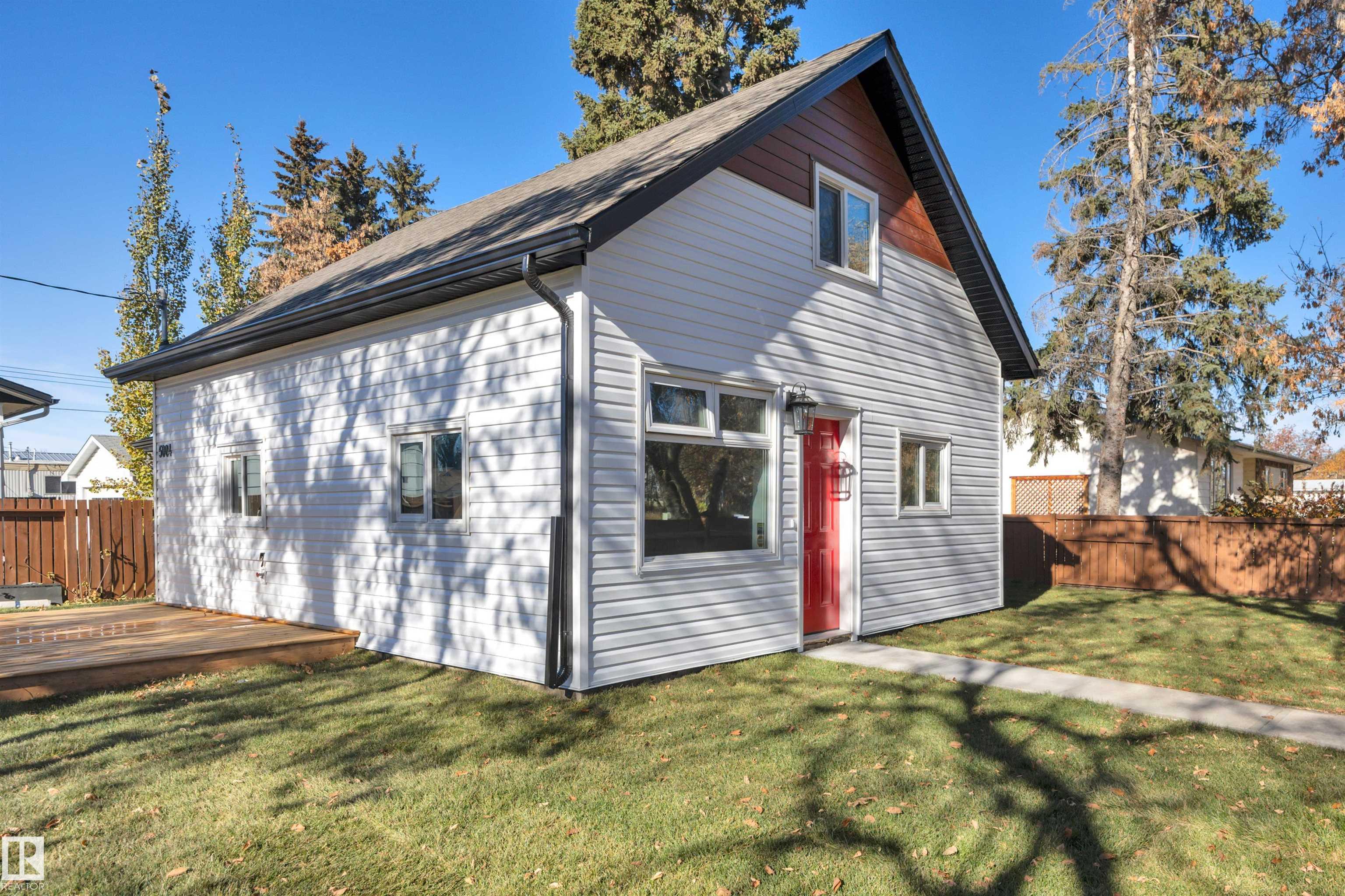 5004 45th Avenue, Calmar, MLS® # E4462701