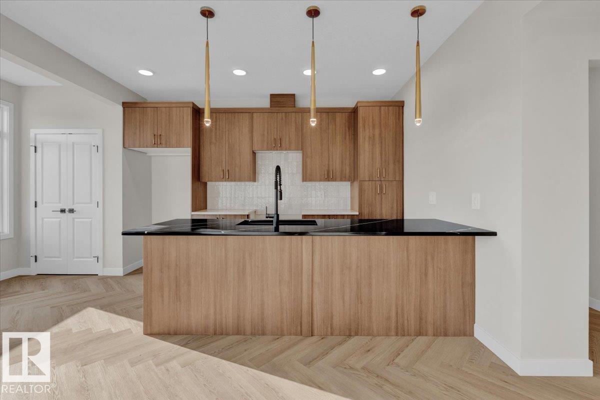 2127 Crossbill Lane, Edmonton, MLS® # E4465330