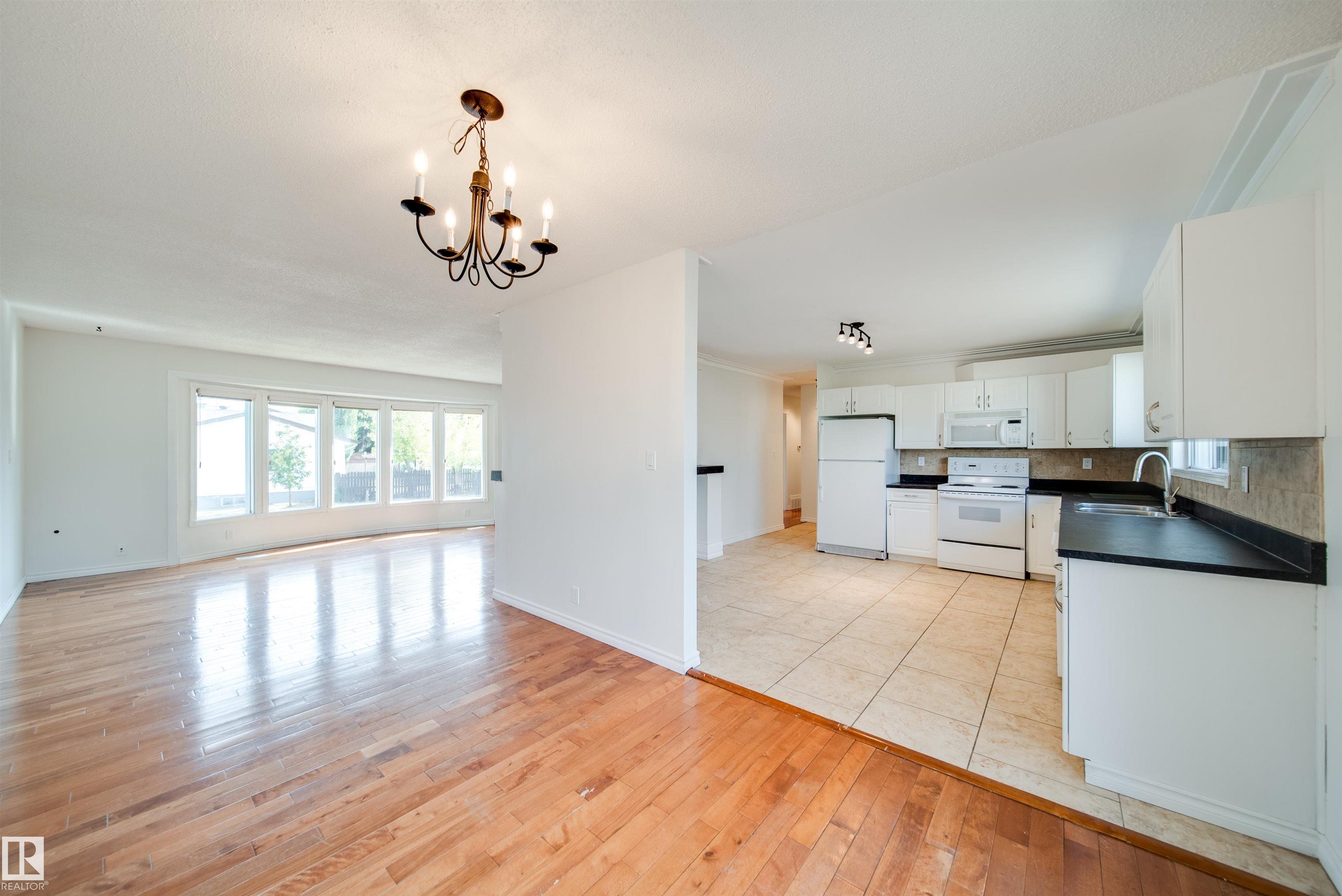 Real Estate Listing MLS E4469215