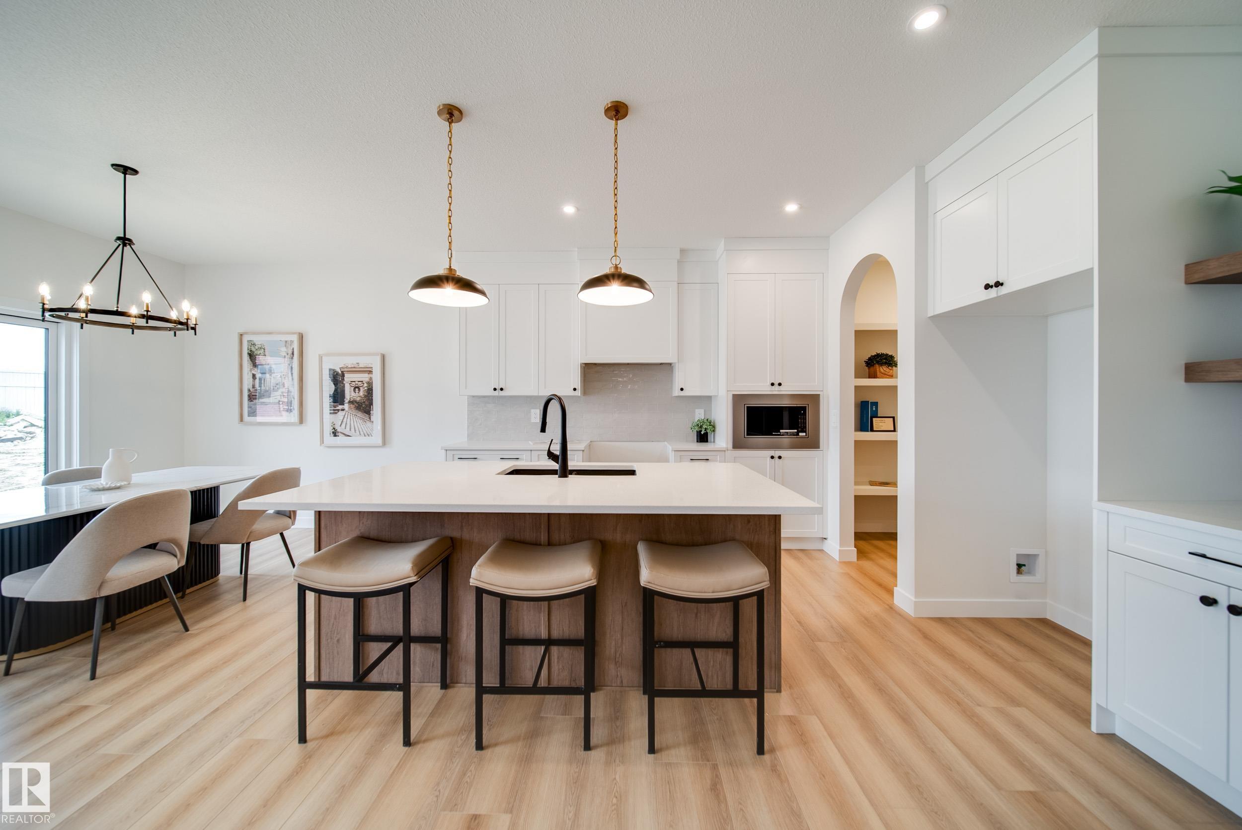 Real Estate Listing MLS E4469474