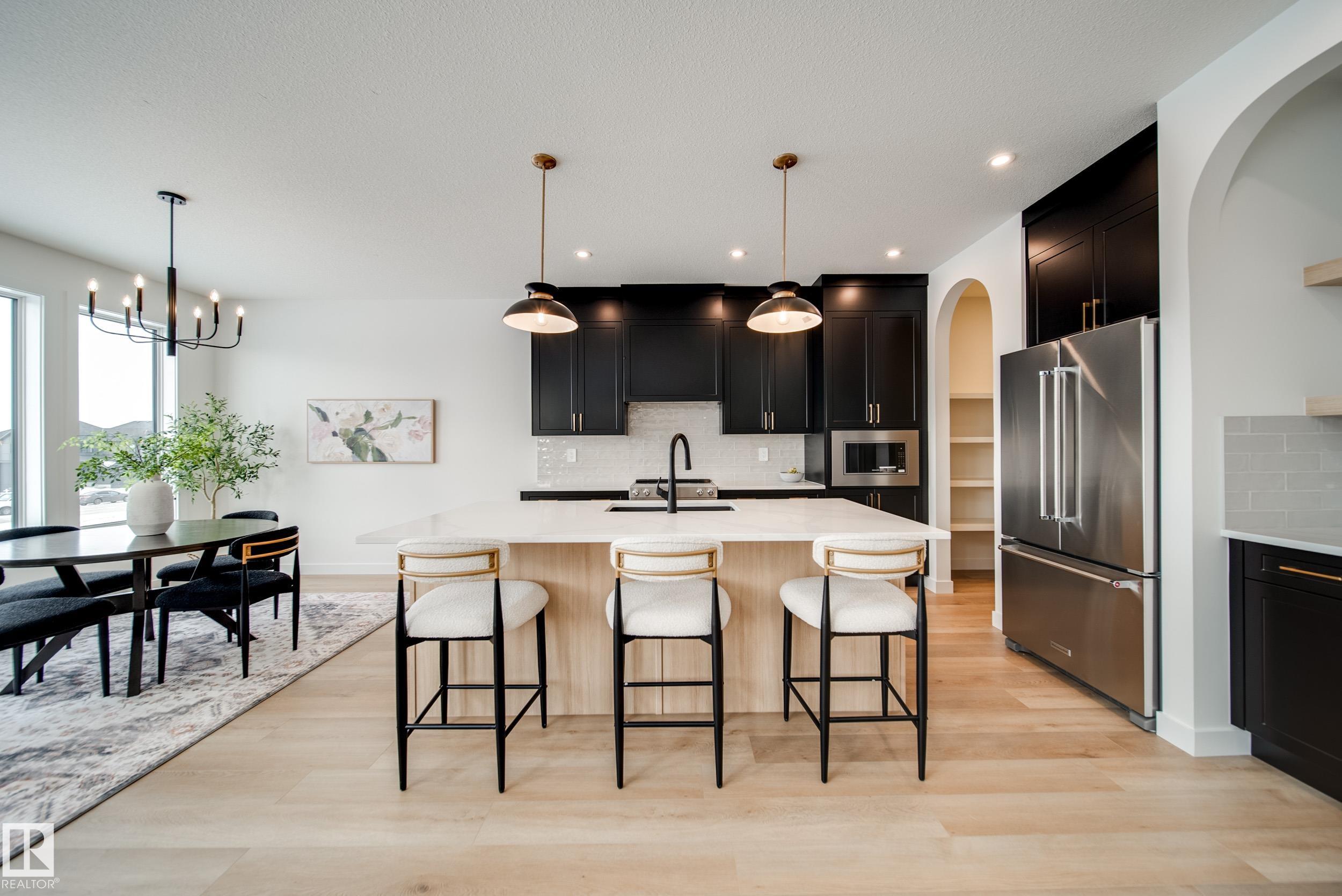 Real Estate Listing MLS E4471803