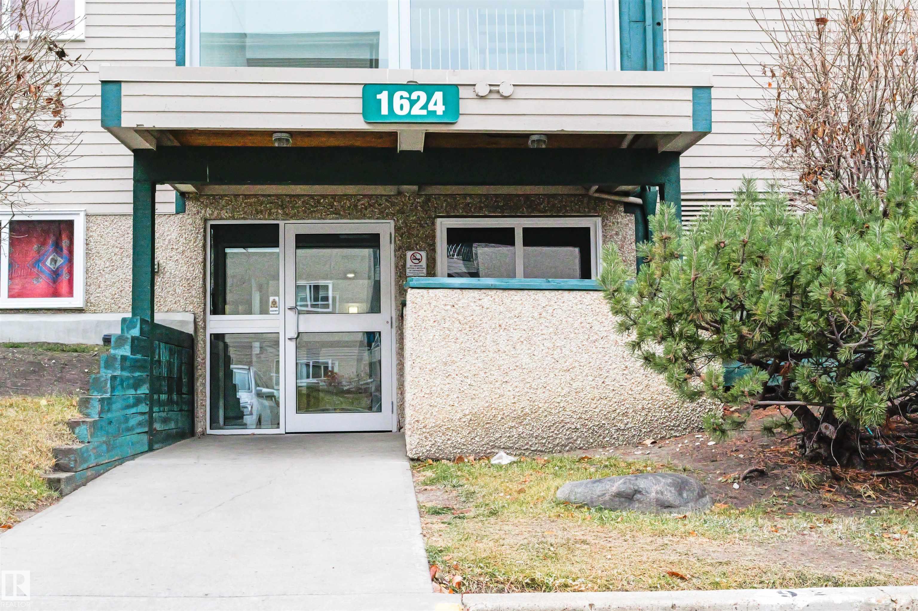 Real Estate Listing MLS E4471893