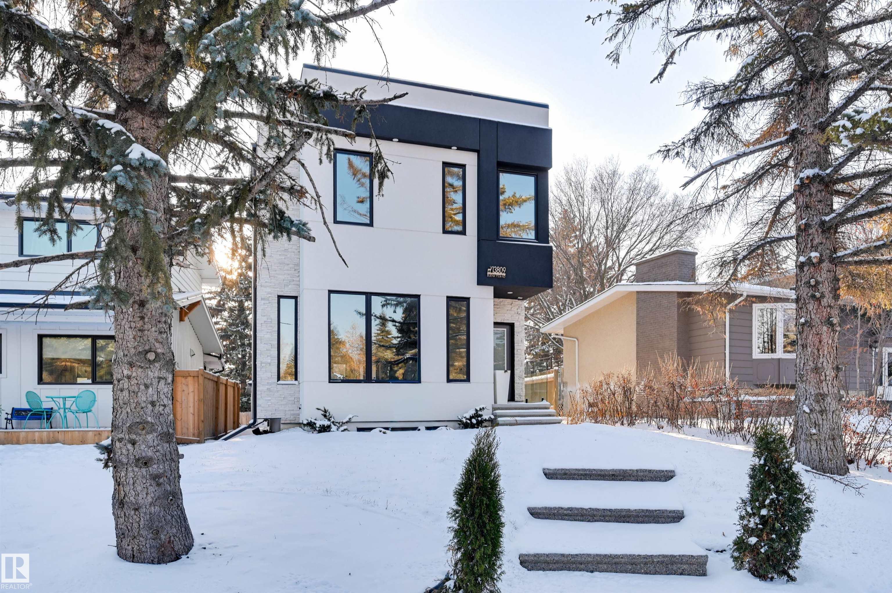 Real Estate Listing MLS E4471905