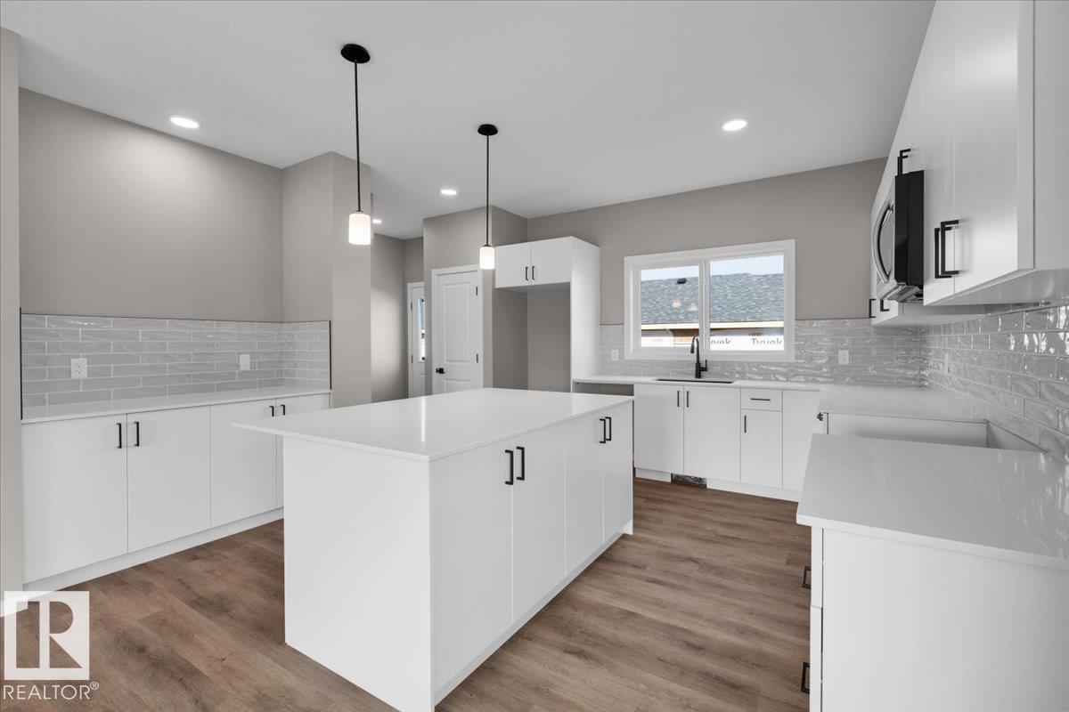 Real Estate Listing MLS E4473327