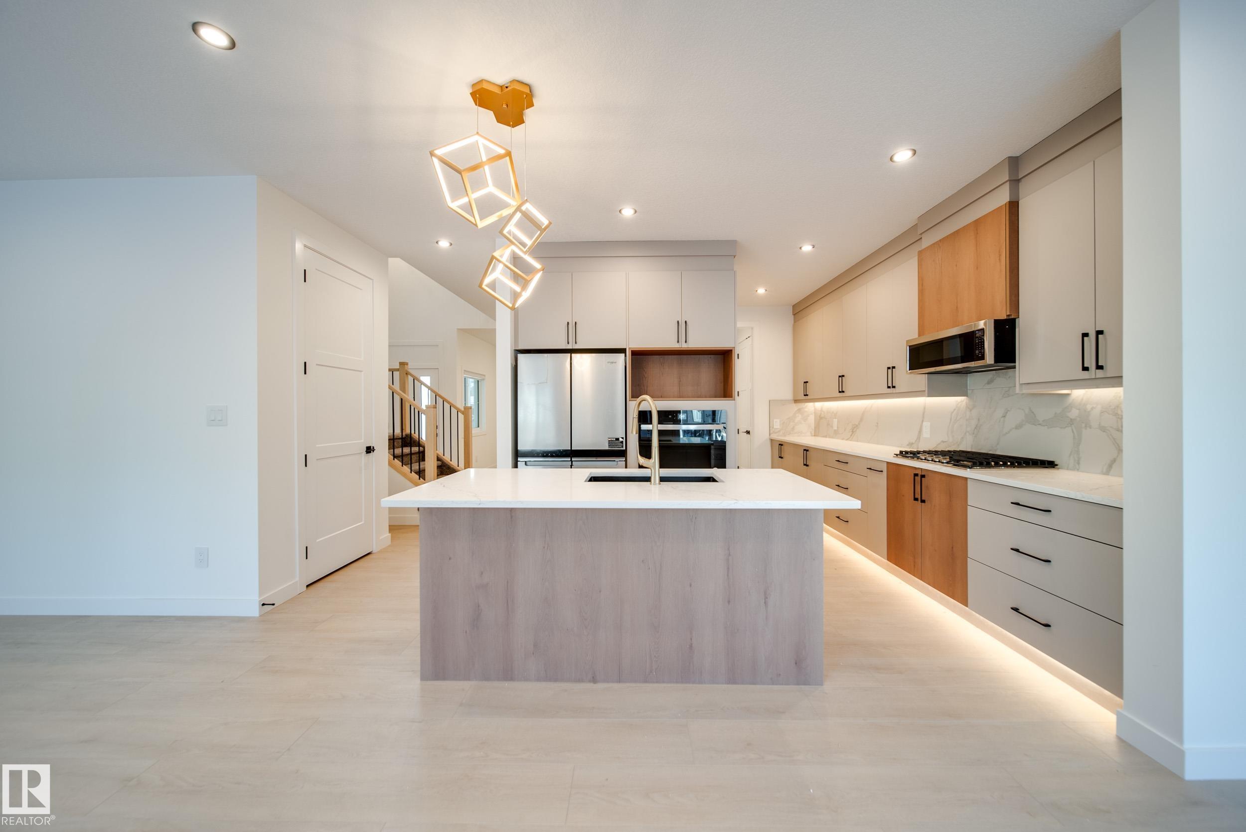 Real Estate Listing MLS E4473712