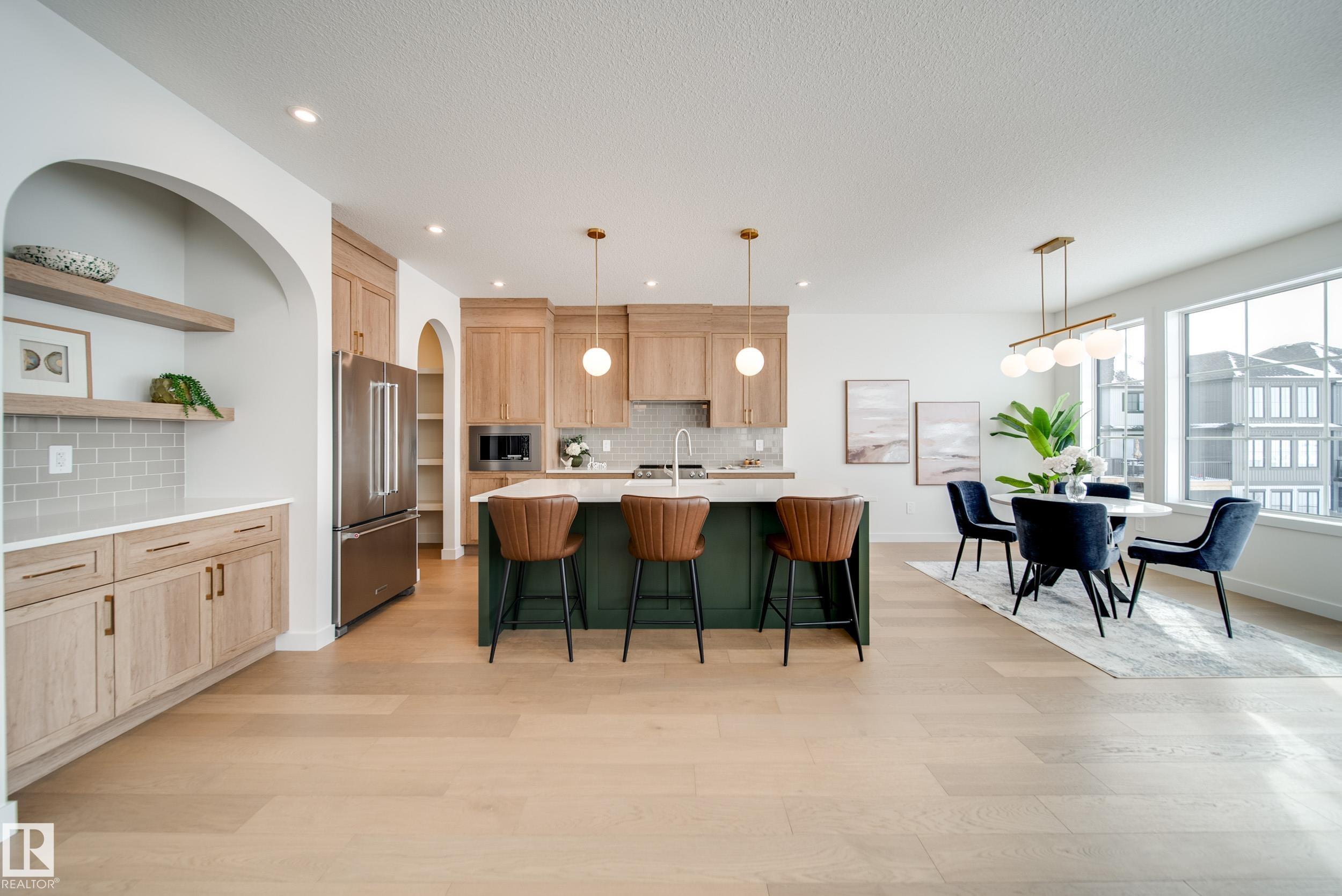 Real Estate Listing MLS E4476594