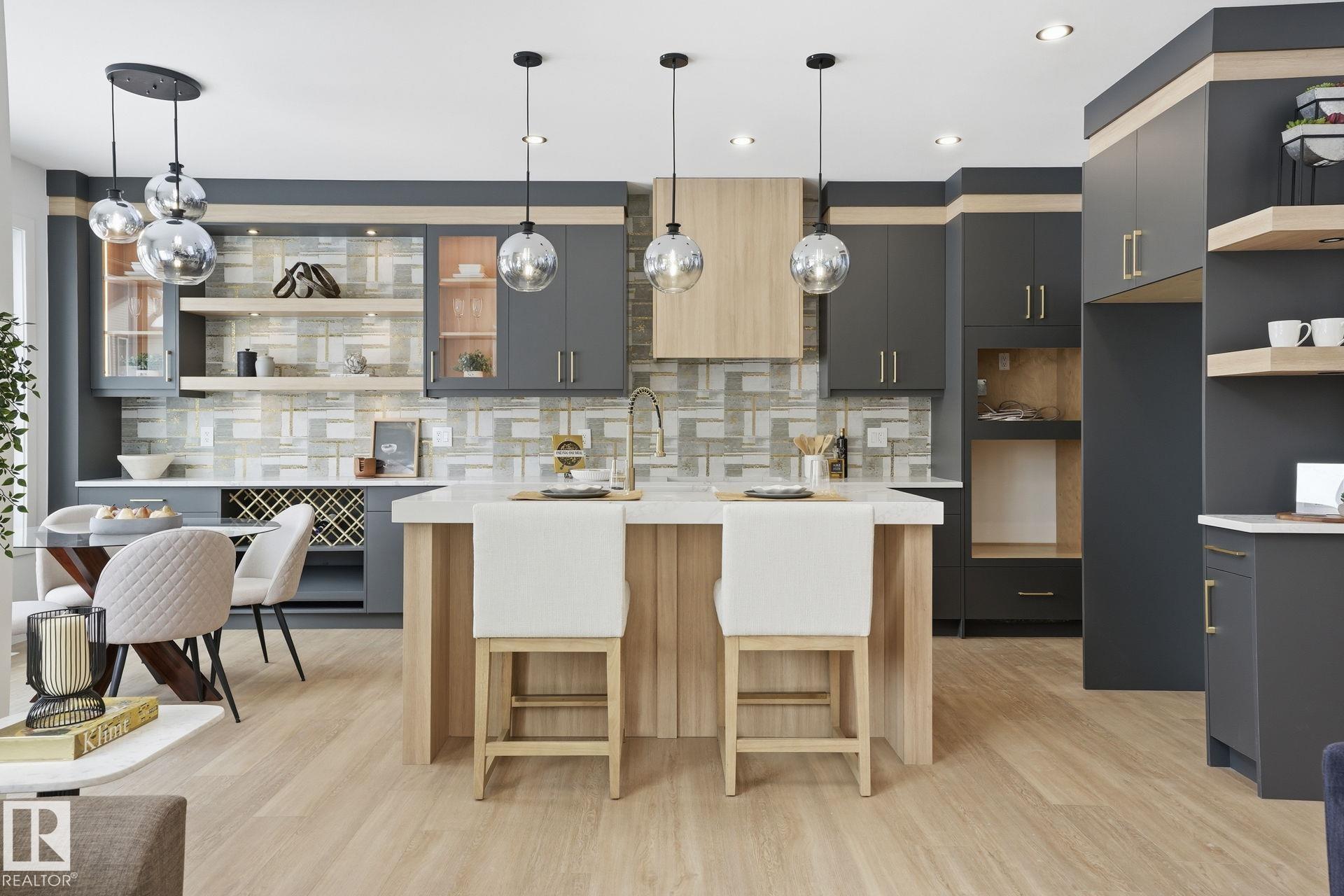 Real Estate Listing MLS E4476689