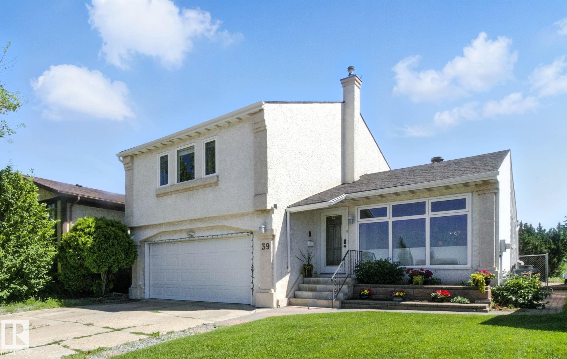 39 Grand Meadow Crescent, Edmonton, MLS® # E4477625