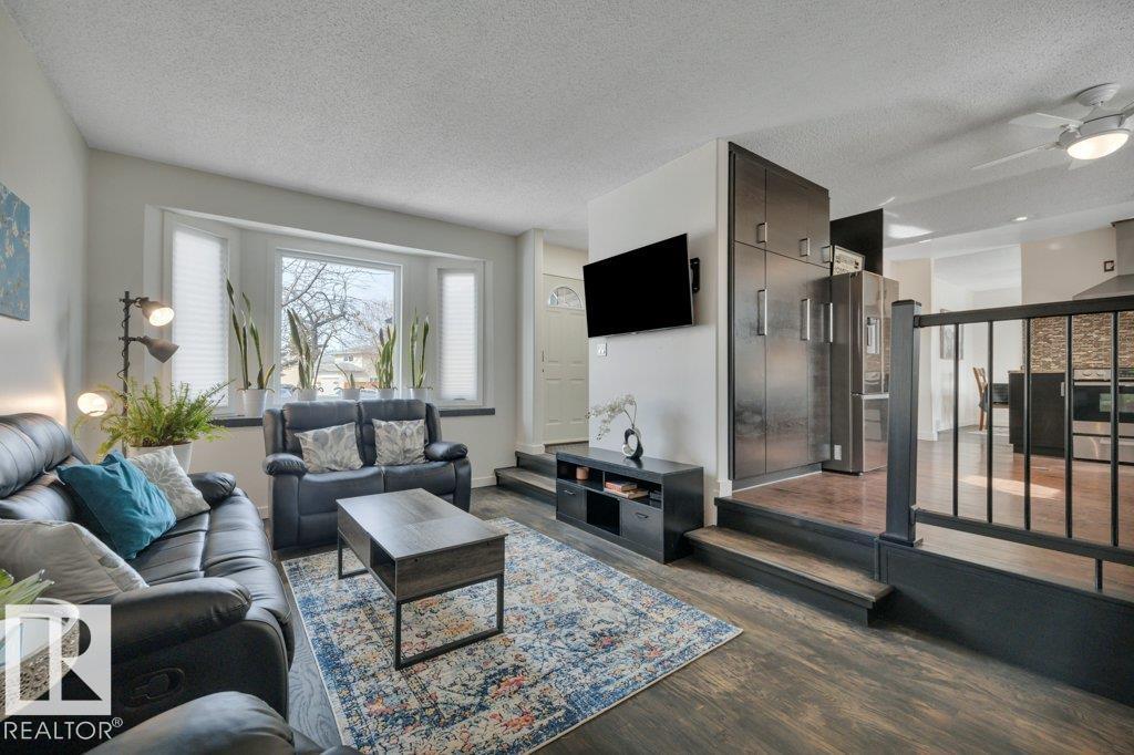 Real Estate Listing MLS E4478909