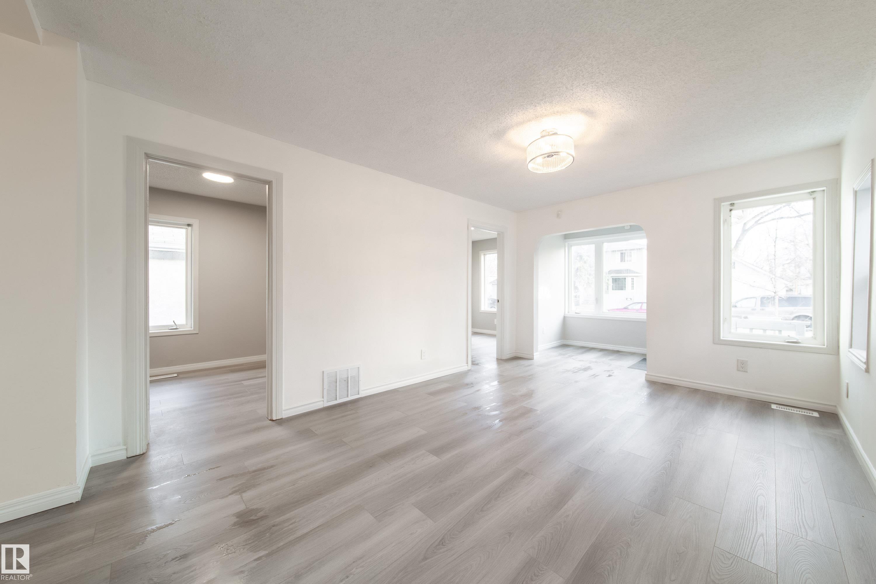 11912 77 Street, Edmonton, MLS® # E4480175