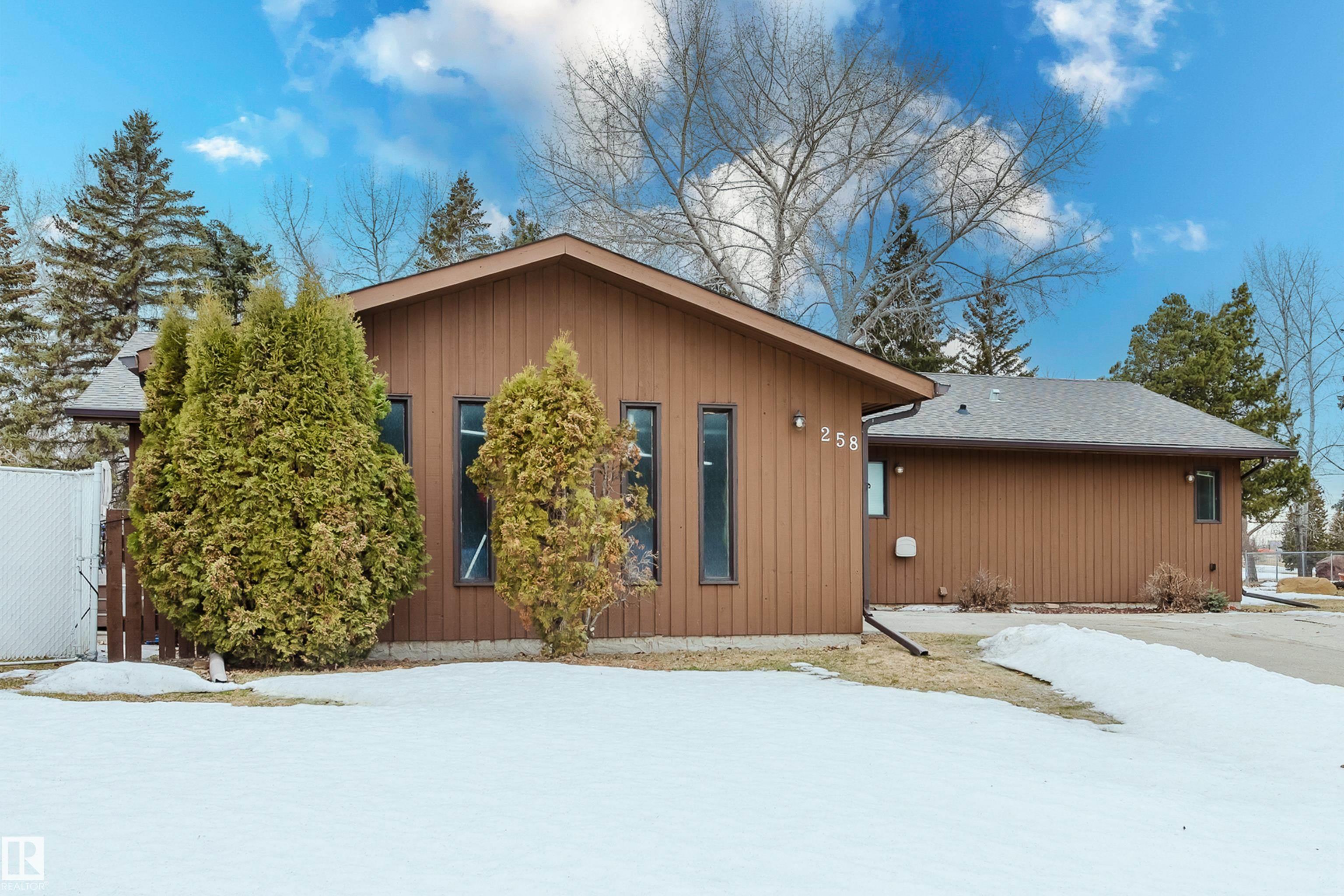 258 Greenoch Crescent, Edmonton, MLS® # E4481786