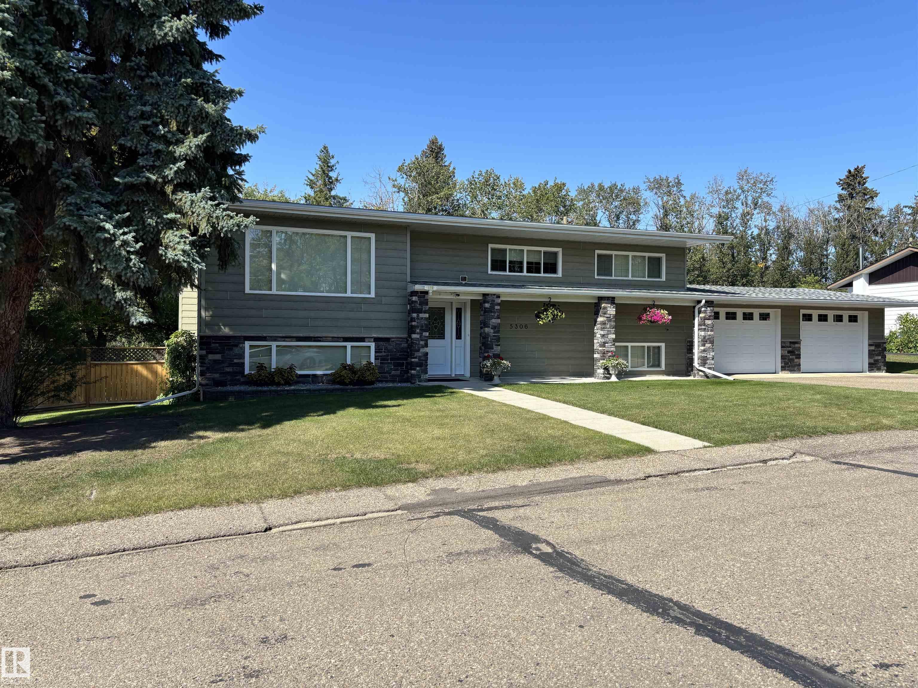 5306 52 Street, Elk Point, MLS® # E4482091