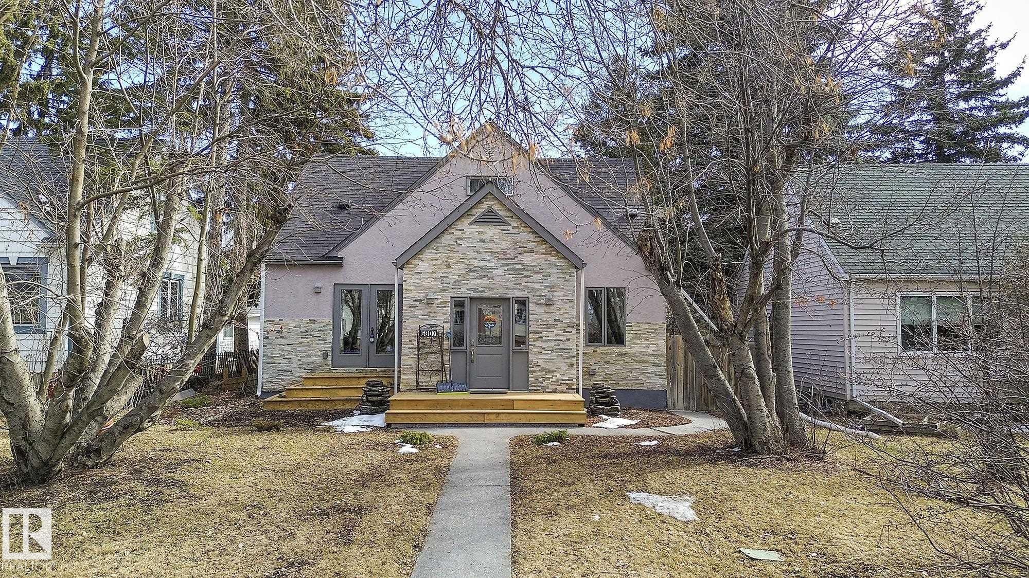 Real Estate Listing MLS E4483100