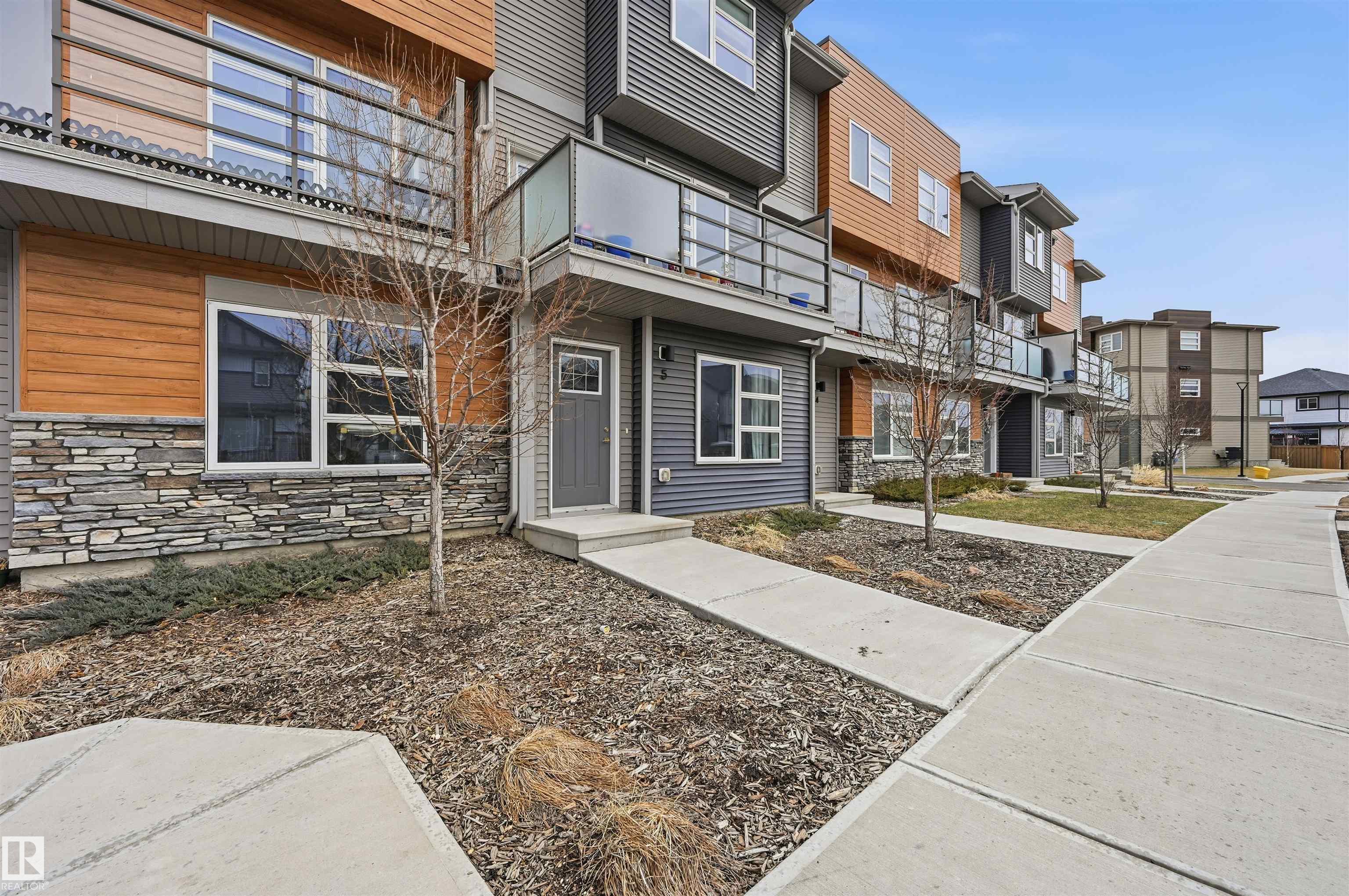 Real Estate Listing MLS E4484328